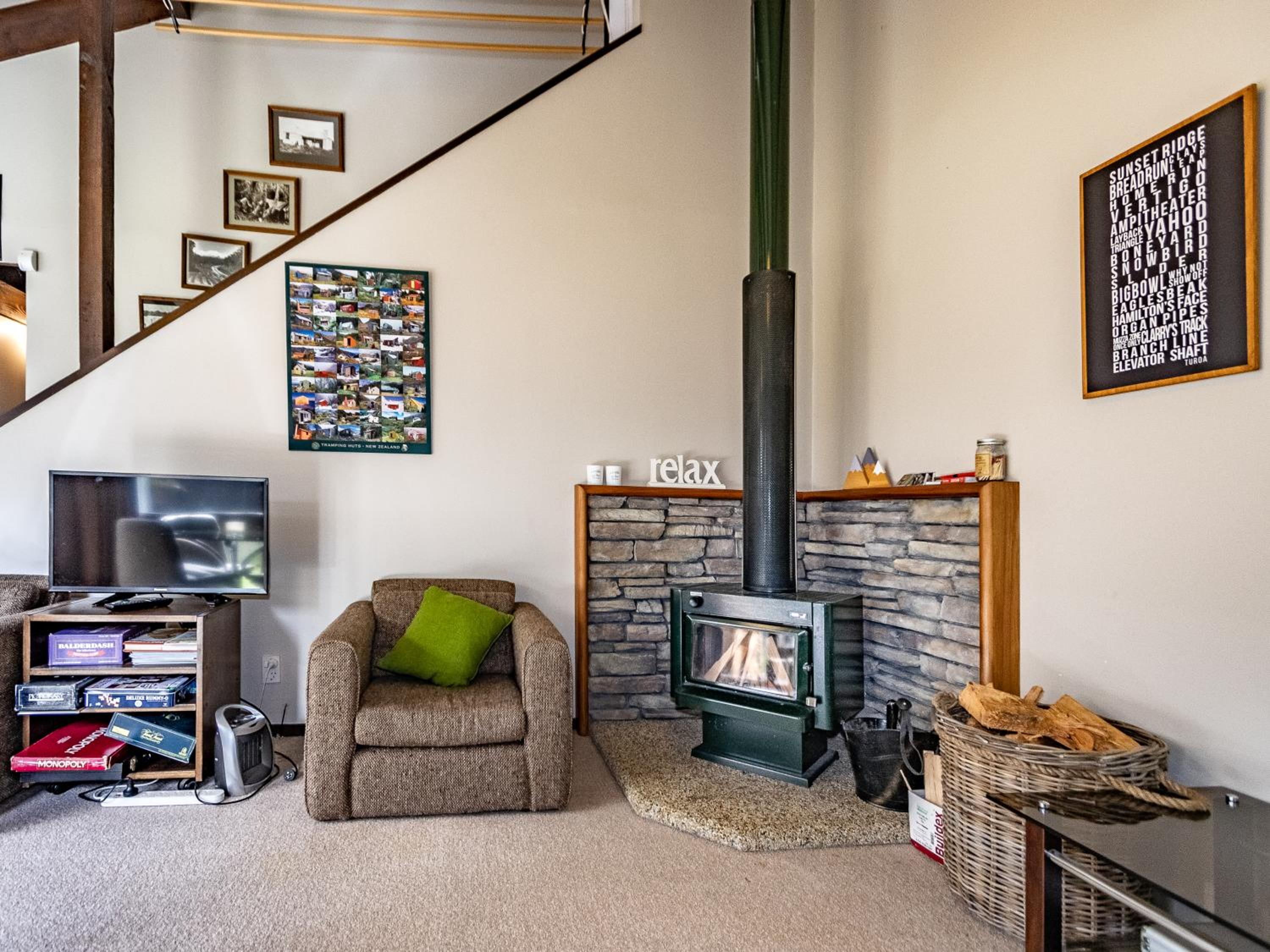 Foyle Street Ski Retreat - Ohakune Holiday Home view 4