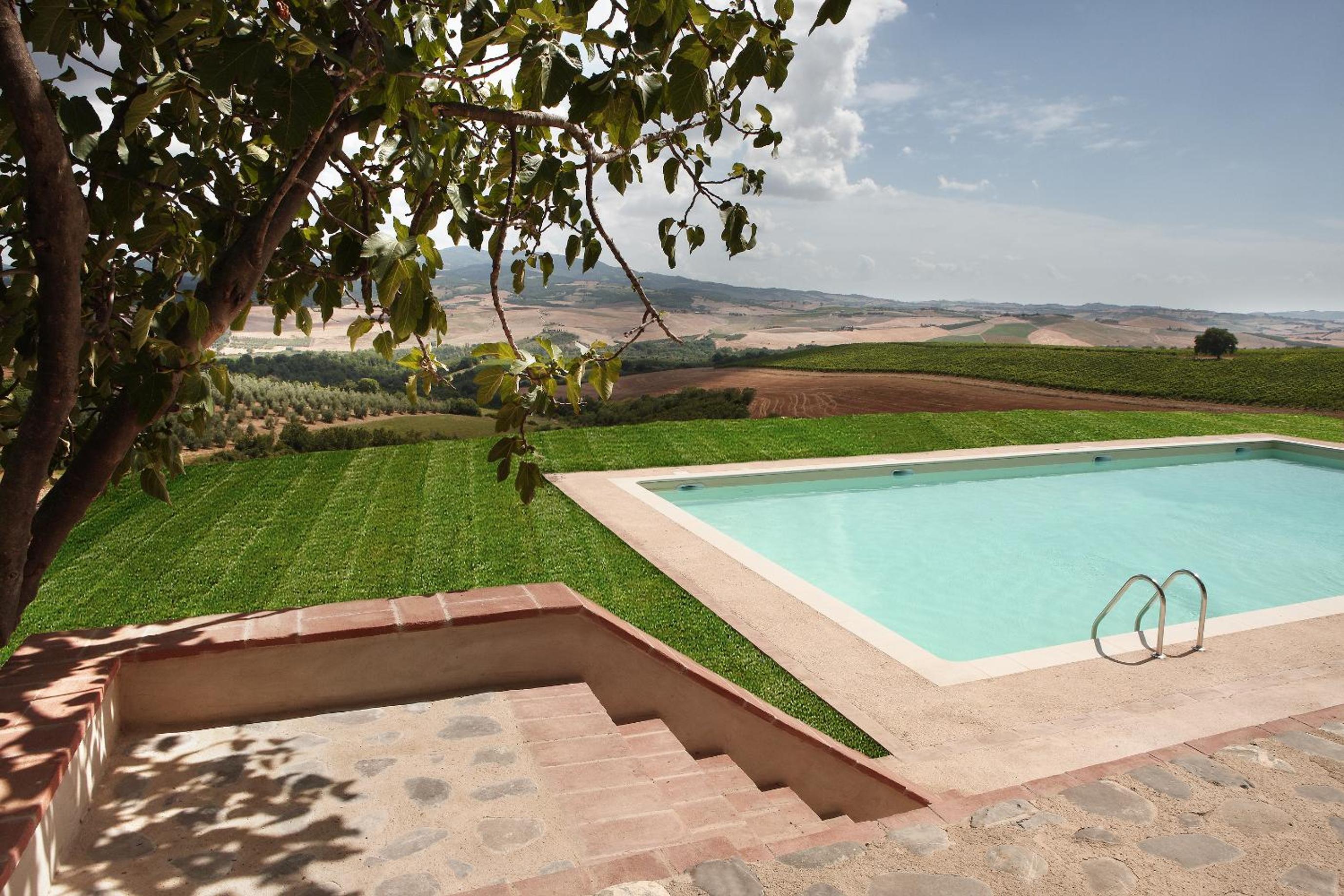 Agriturismo Il Poggione view 2