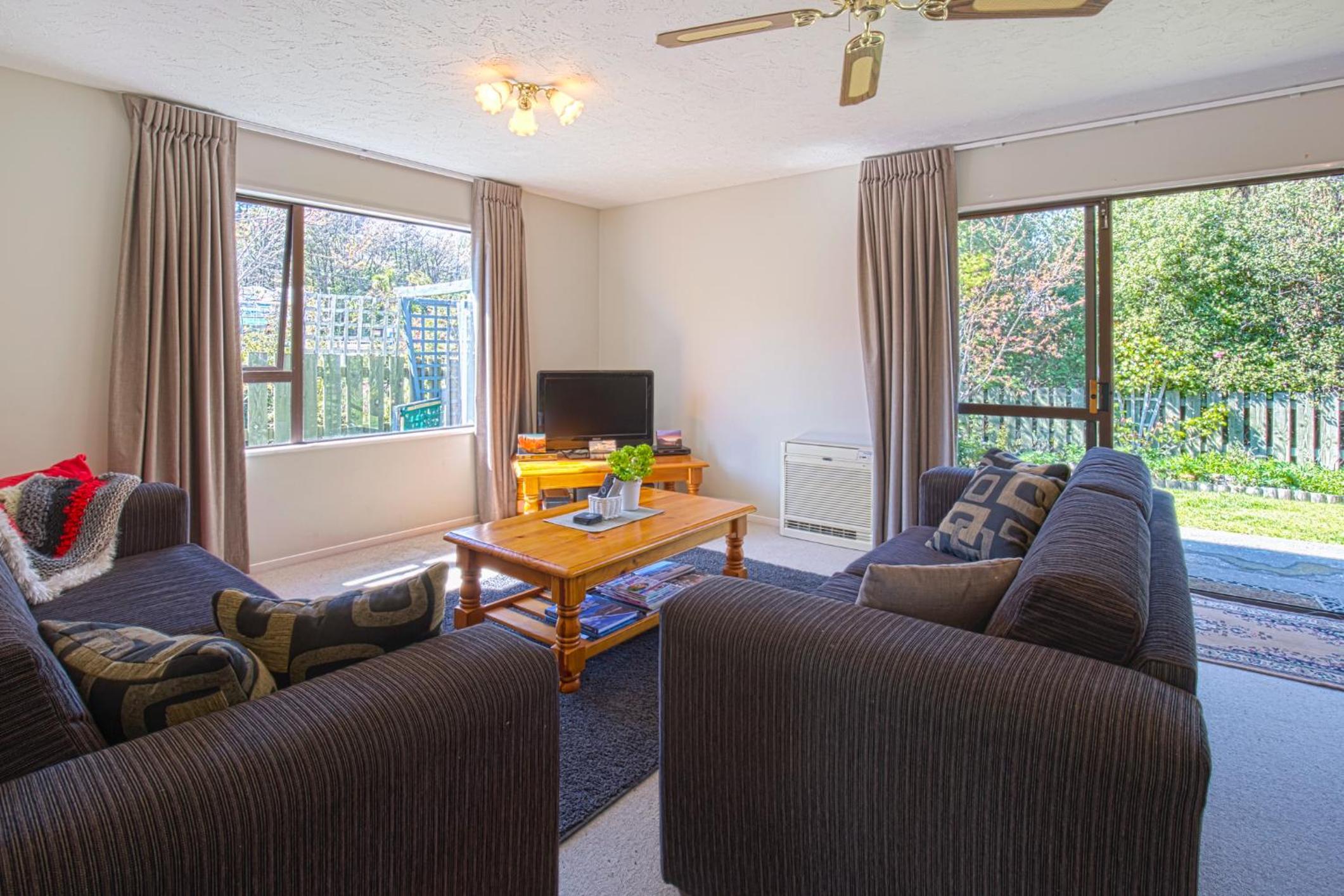 Sunny Warren in Wanaka | Walk Everywhere Location view 4
