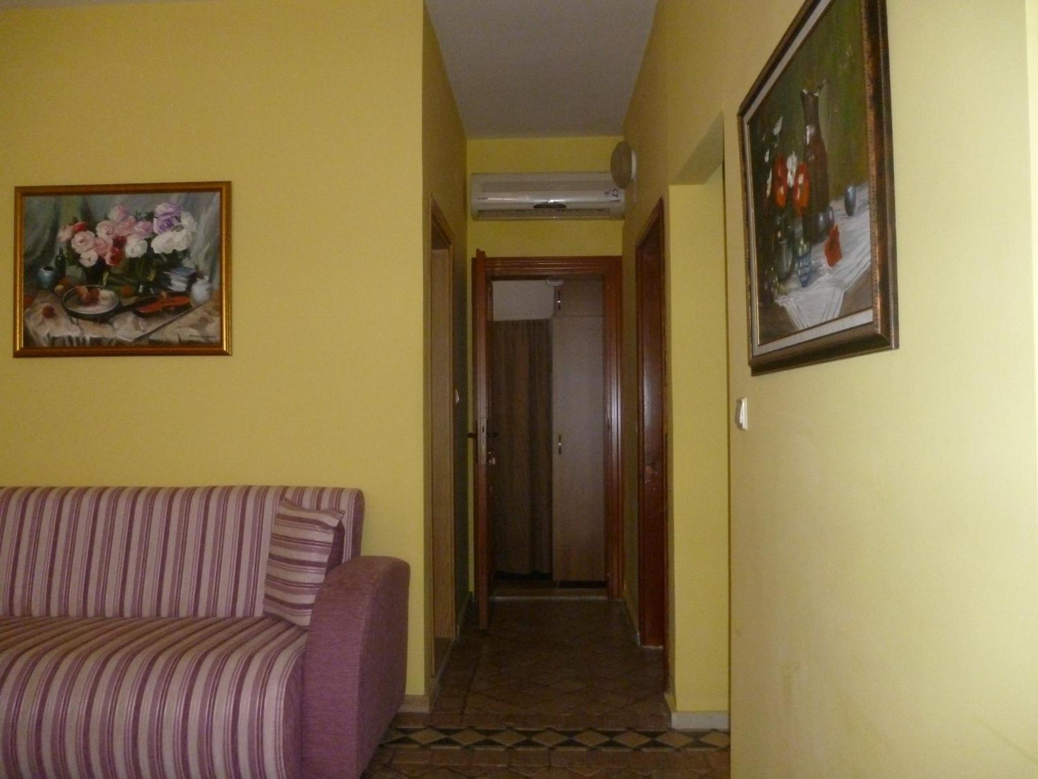 Frankfurt Hotel - Image 11