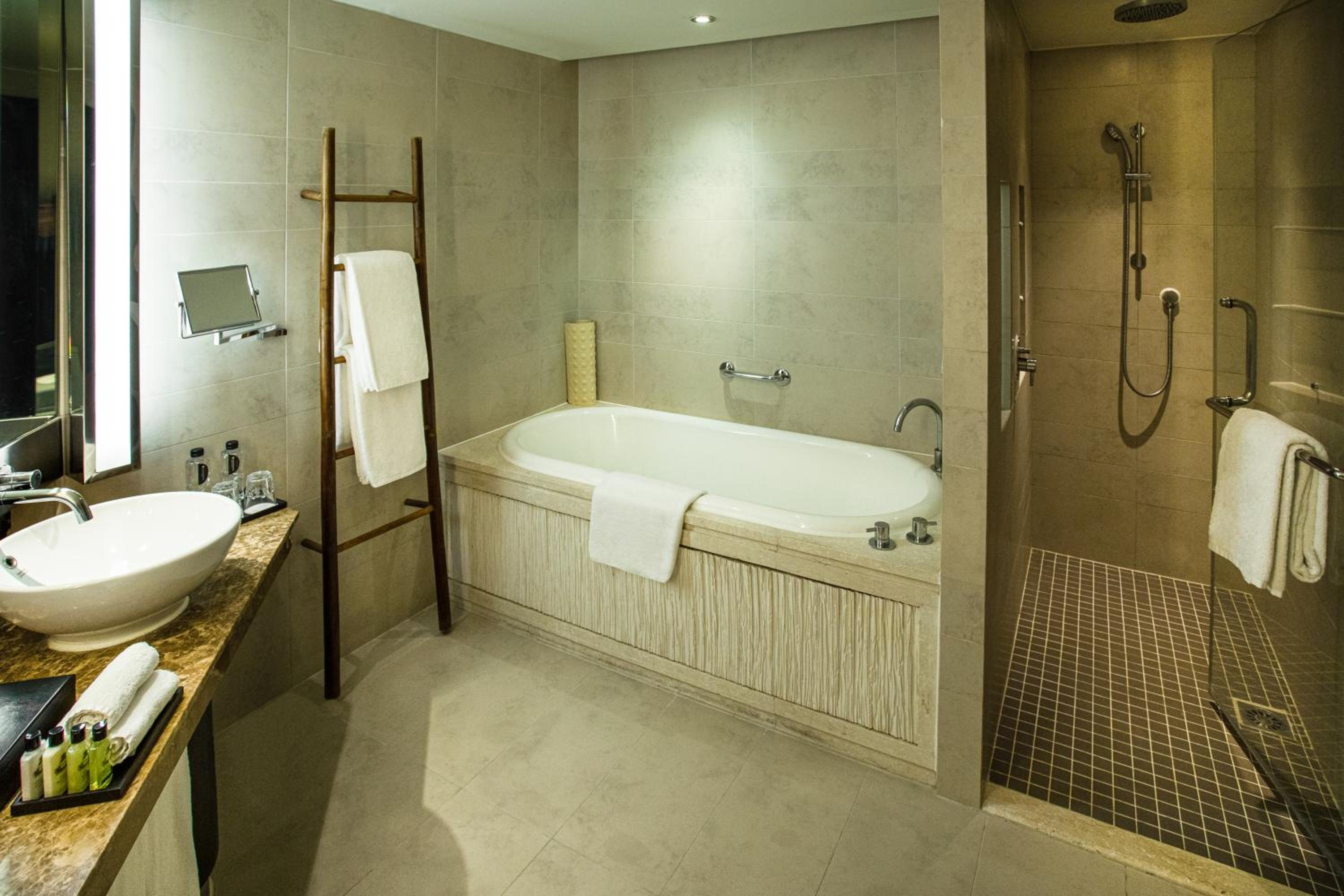 InterContinental Hanoi Westlake by IHG 5