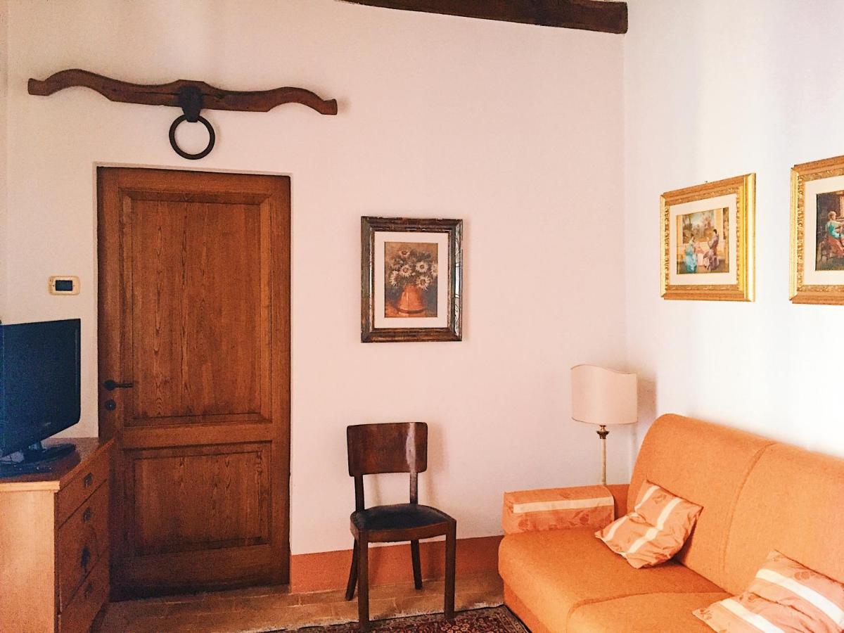 Ancient House in the Historic Center of Sarteano view 3