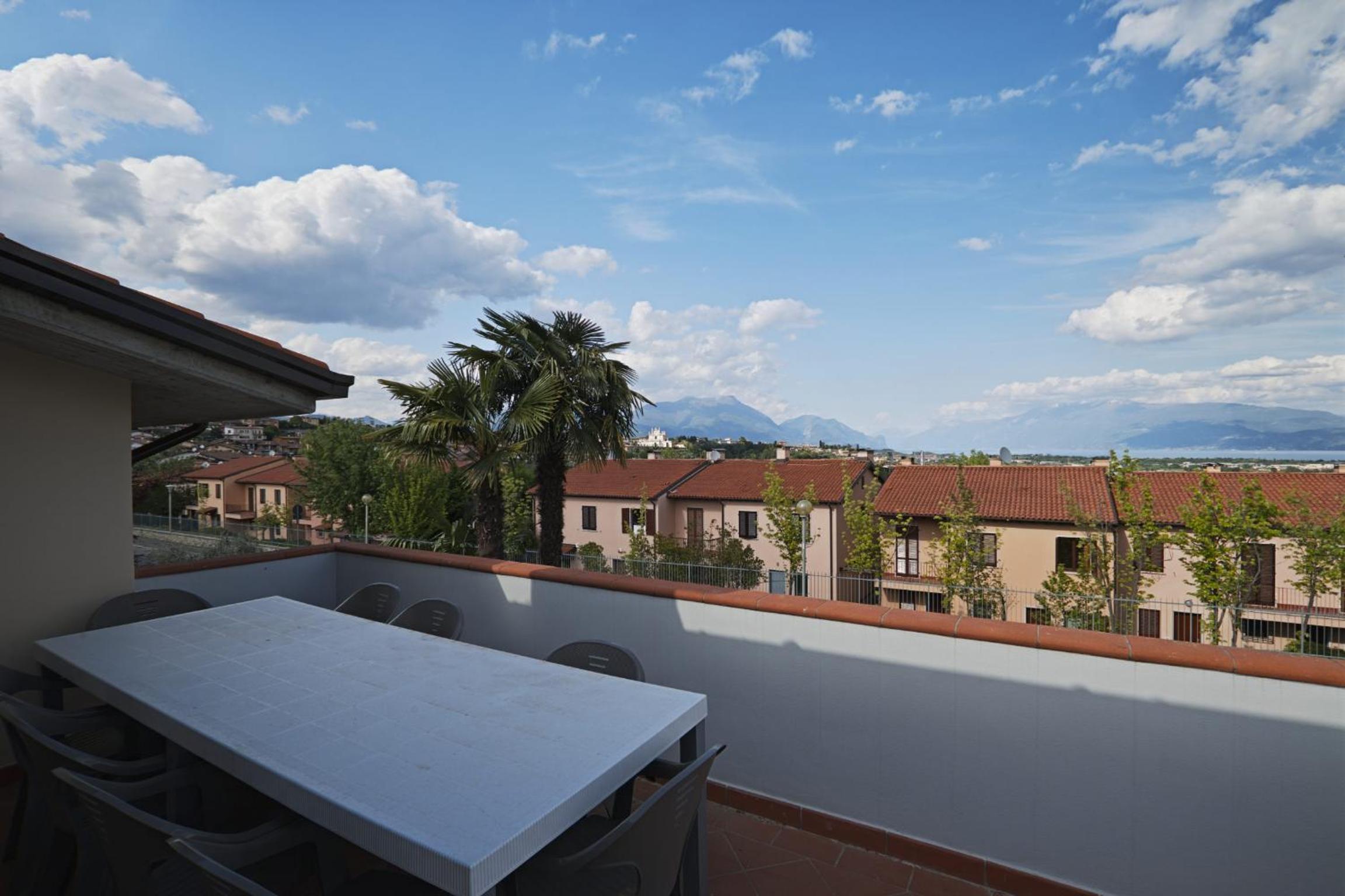 Exclusive Villa le Palme view 4