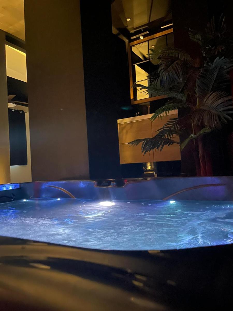 Jacuzzi