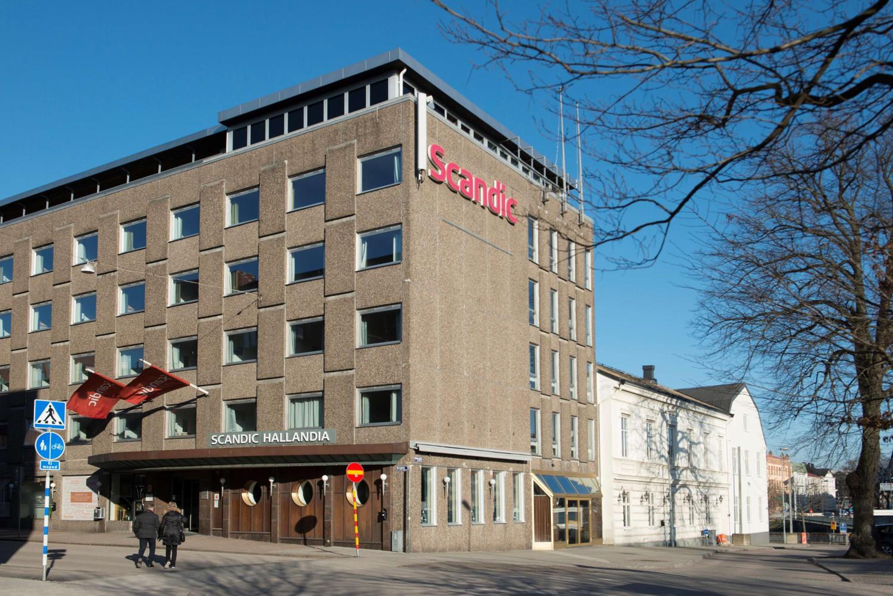 Hotel Scandic Hallandia - Image 1
