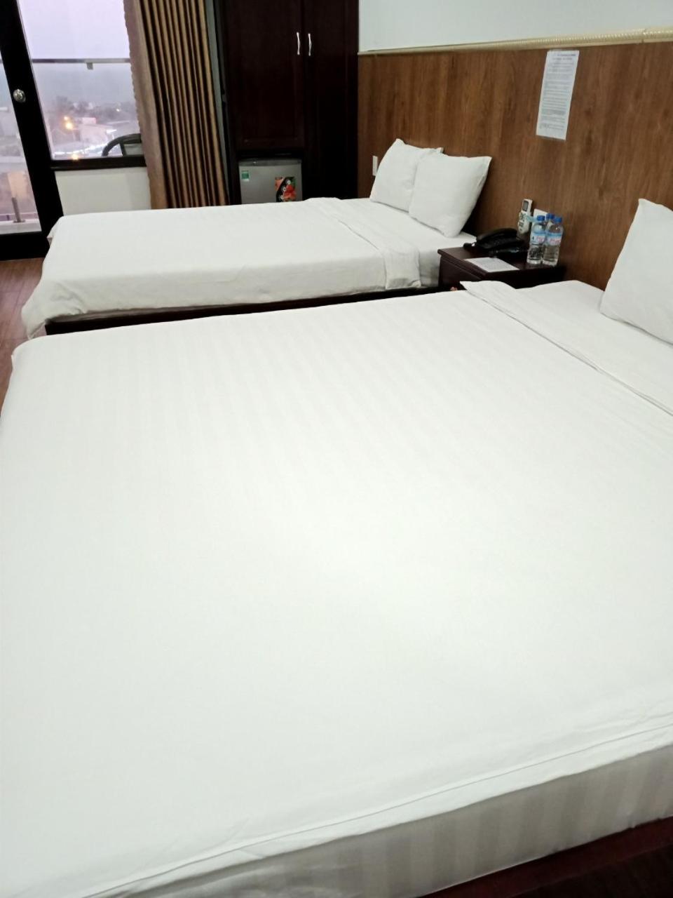 Khách sạn Mặt Trăng - Moon Hotel