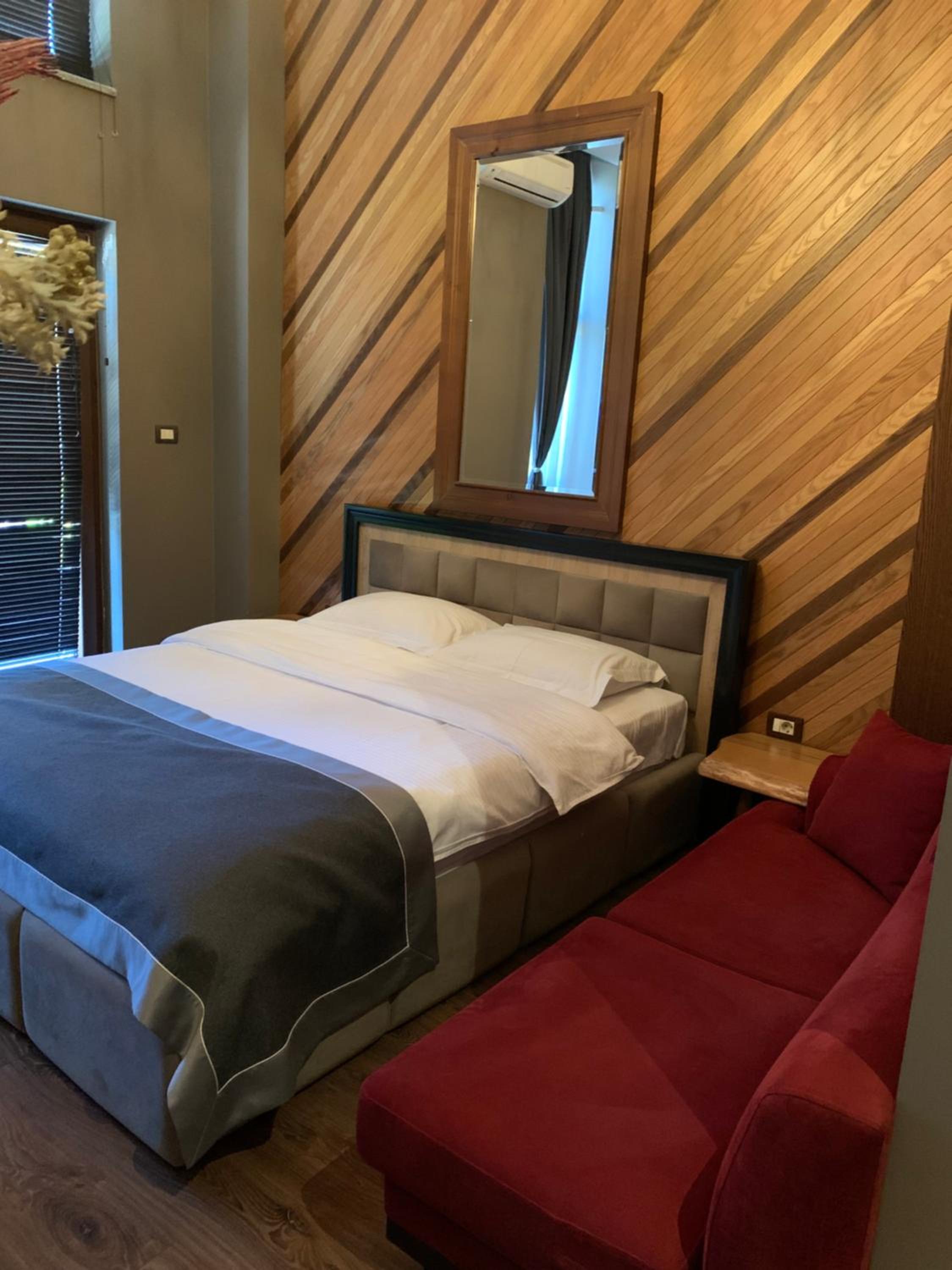 Guest House People