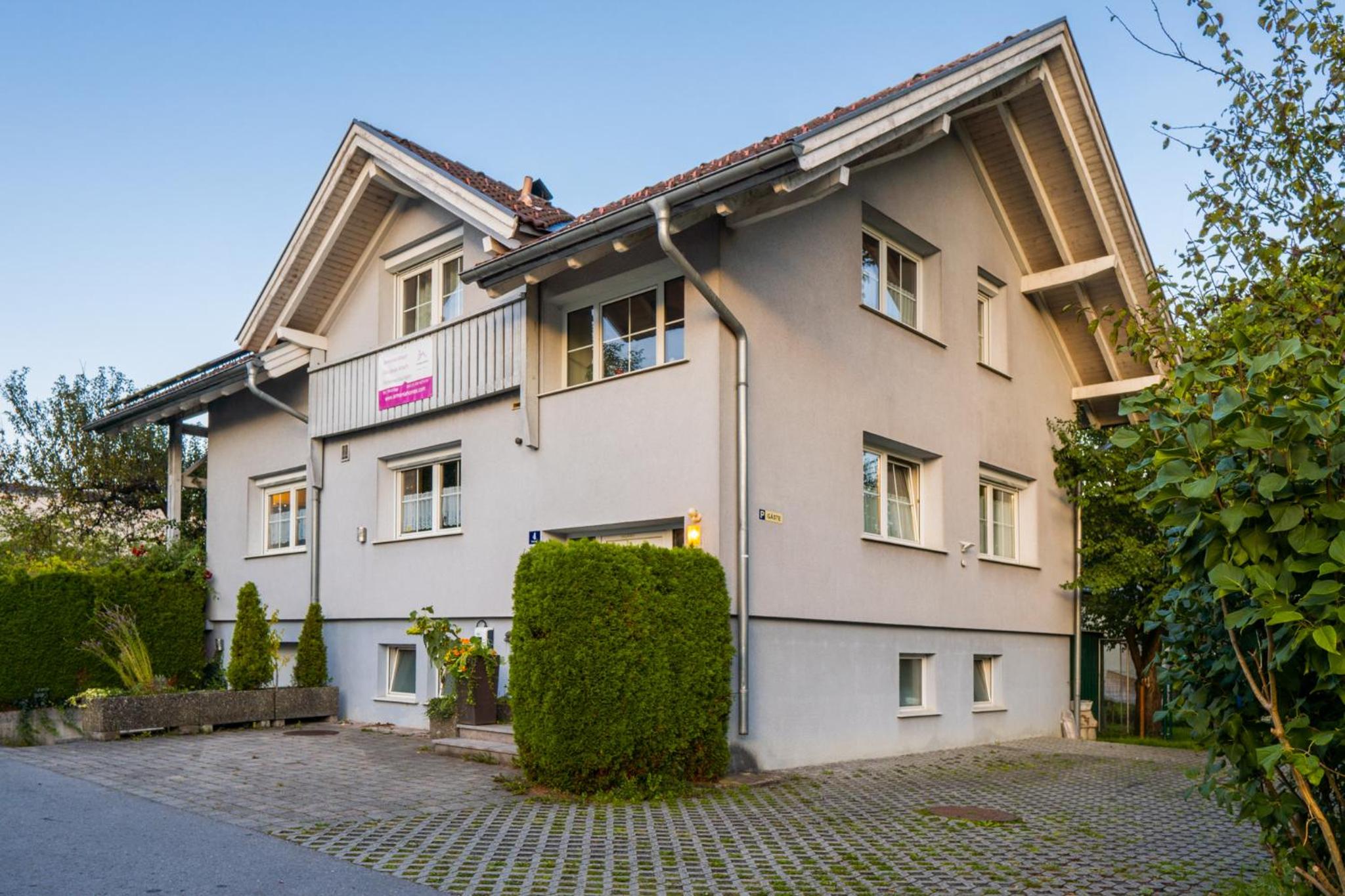 Armonia Altach, 2BR Familienapartment mit großem Balkon und Bergblick