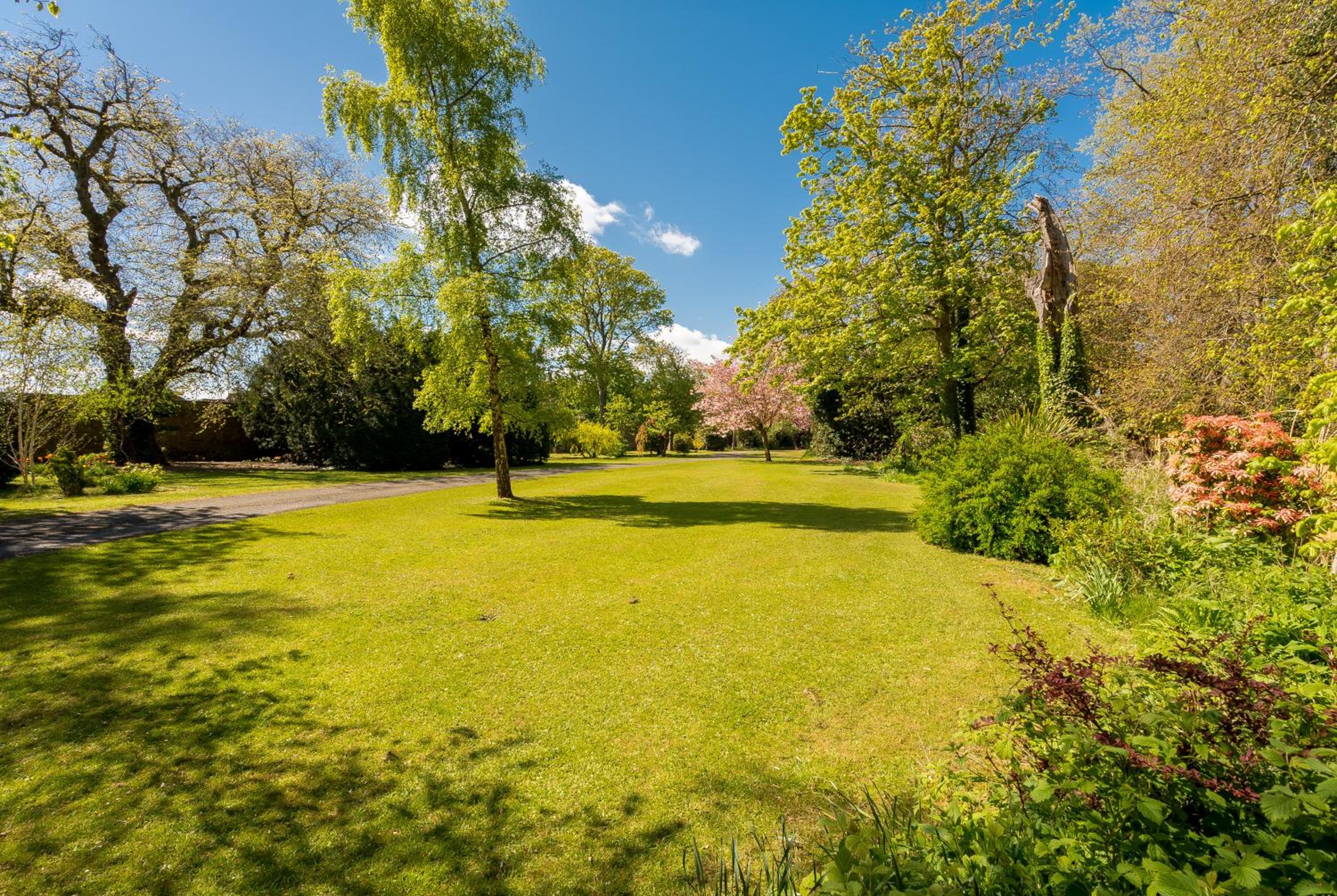 Drylaw House, Grade A Listed Mansion near City Centre view 2