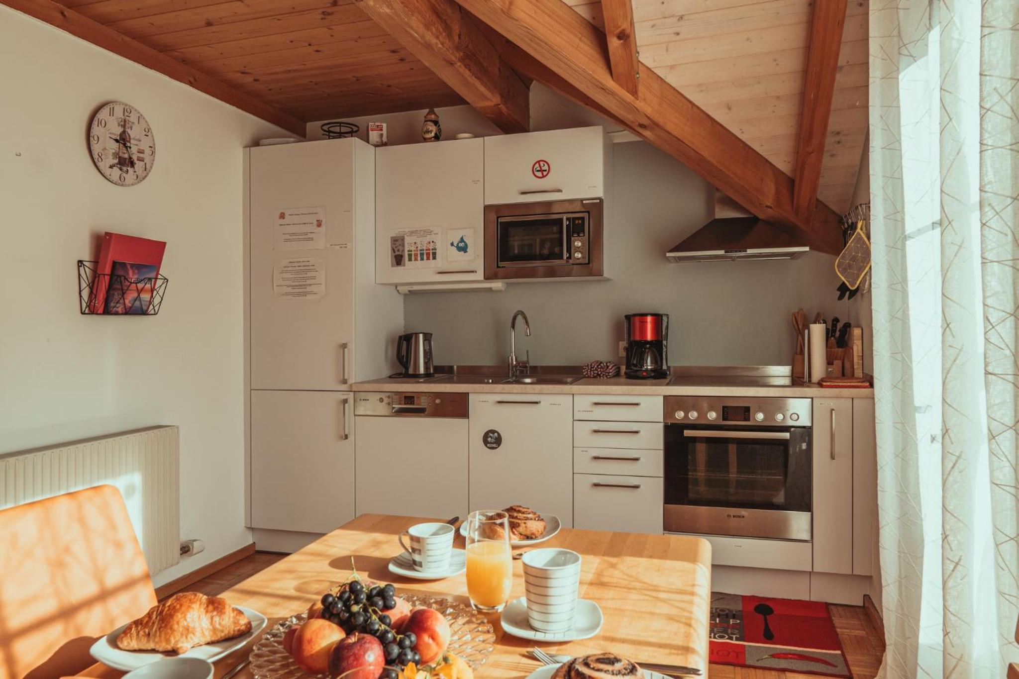 Armonia Altach, 2BR Familienapartment mit großem Balkon und Bergblick