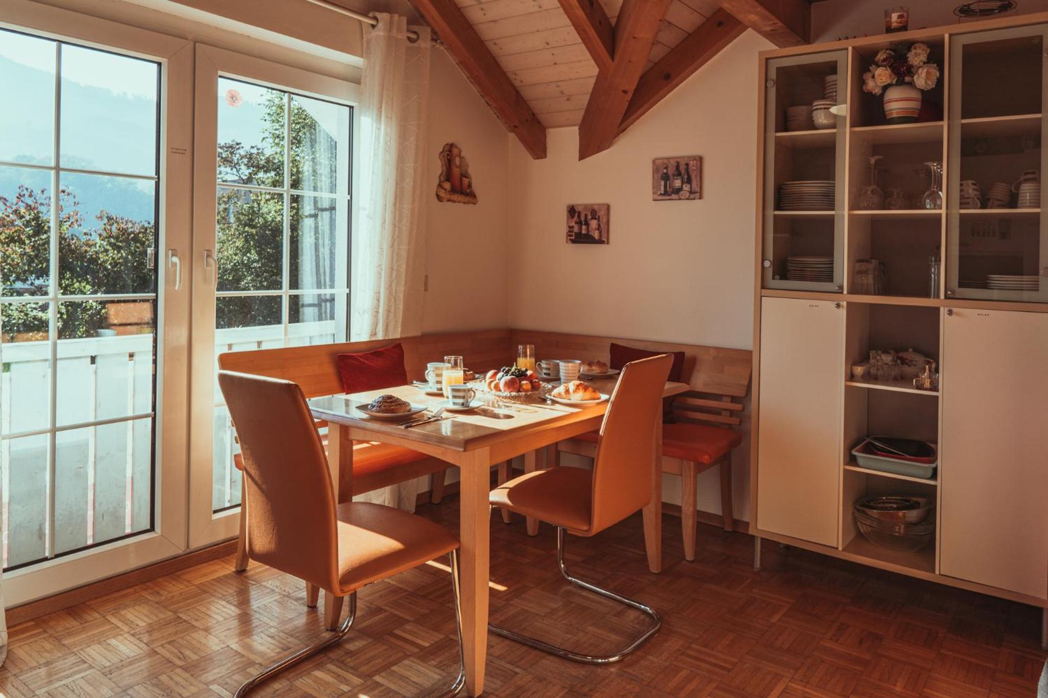 Armonia Altach, 2BR Familienapartment mit großem Balkon und Bergblick
