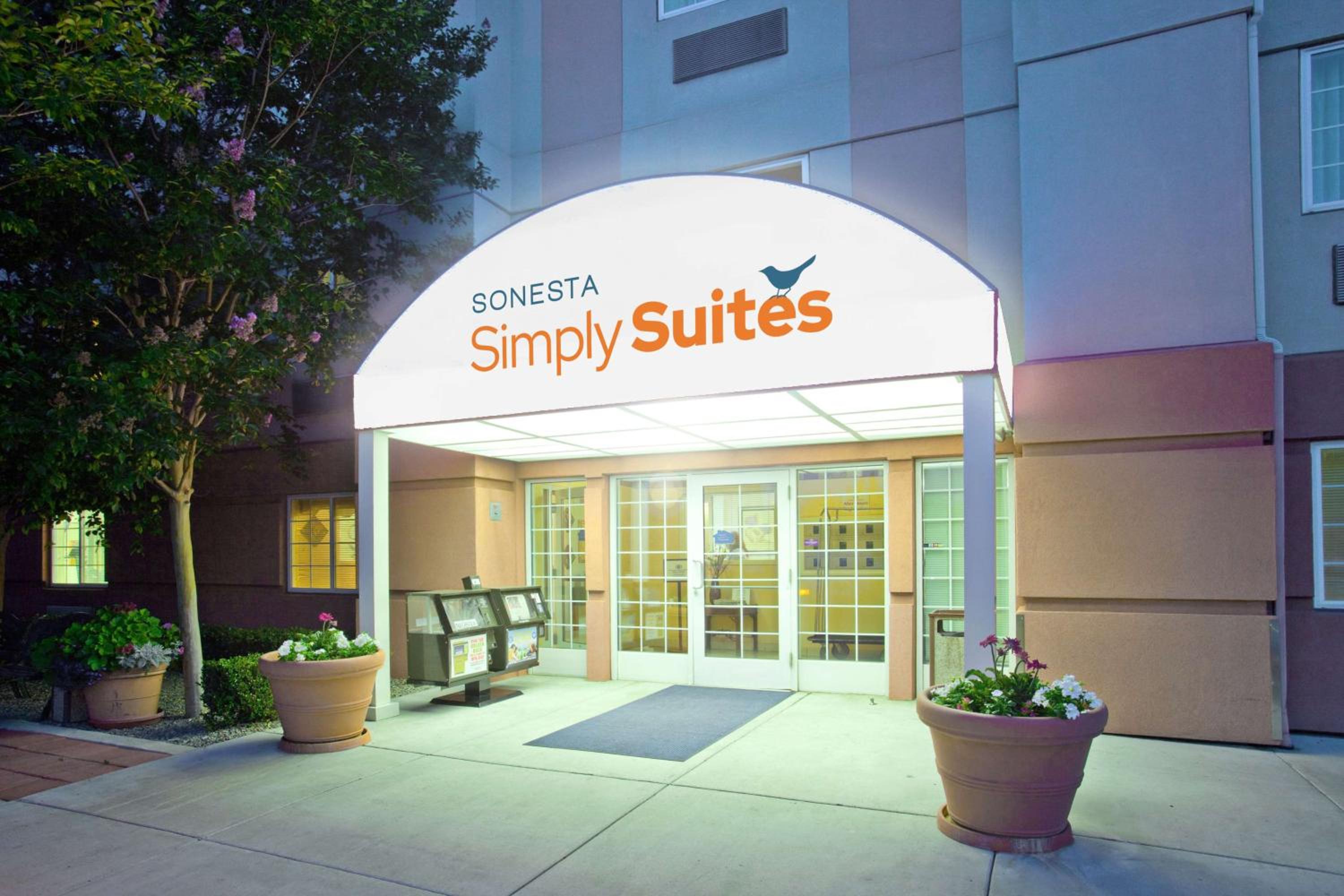 Hotel Sonesta Simply Suites Anaheim - Image 1