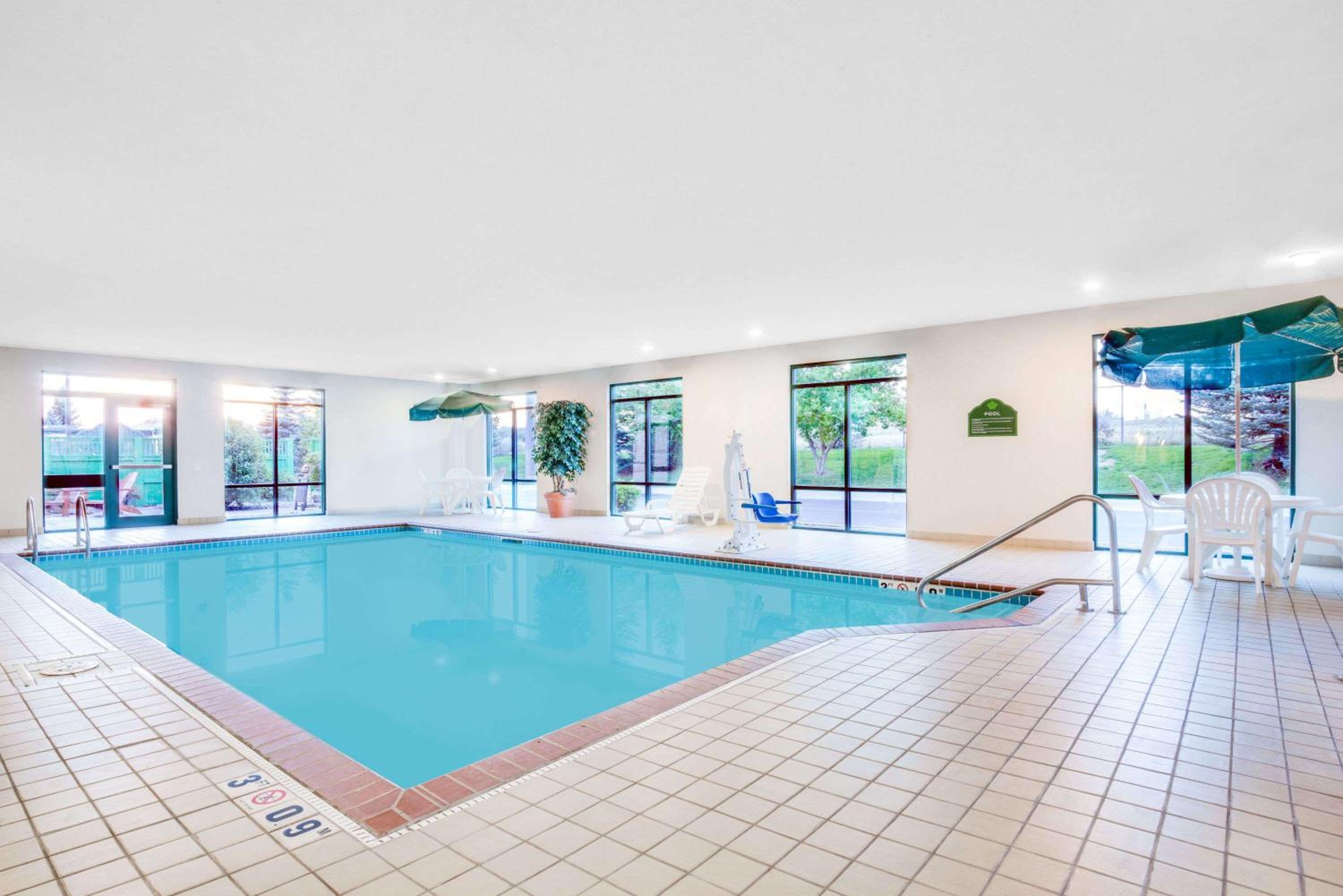 Gillette Vacations - Wingate by Wyndham Gillette near CAM-PLEX - Property Image 5