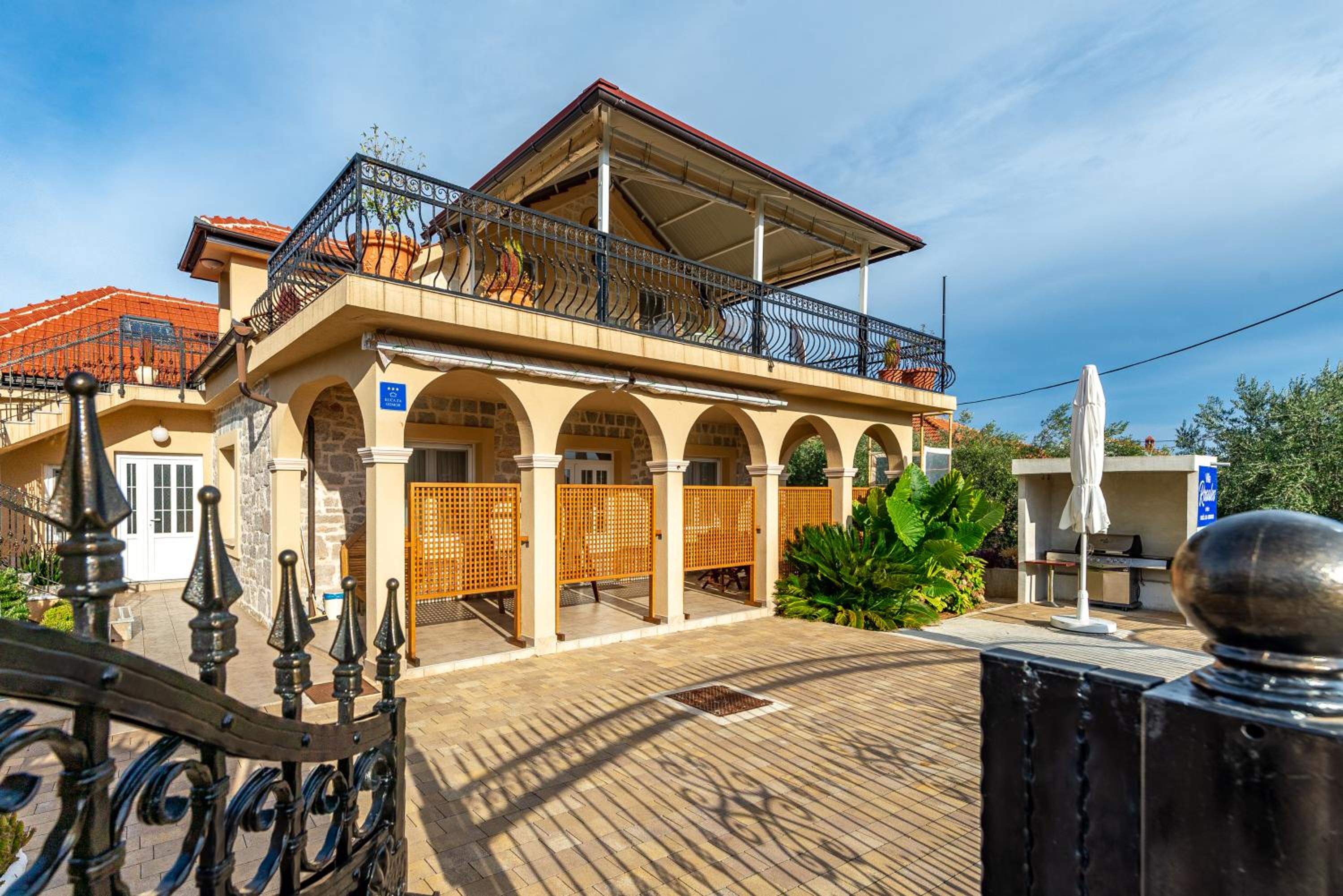 Holiday home Vila Rosales view 2