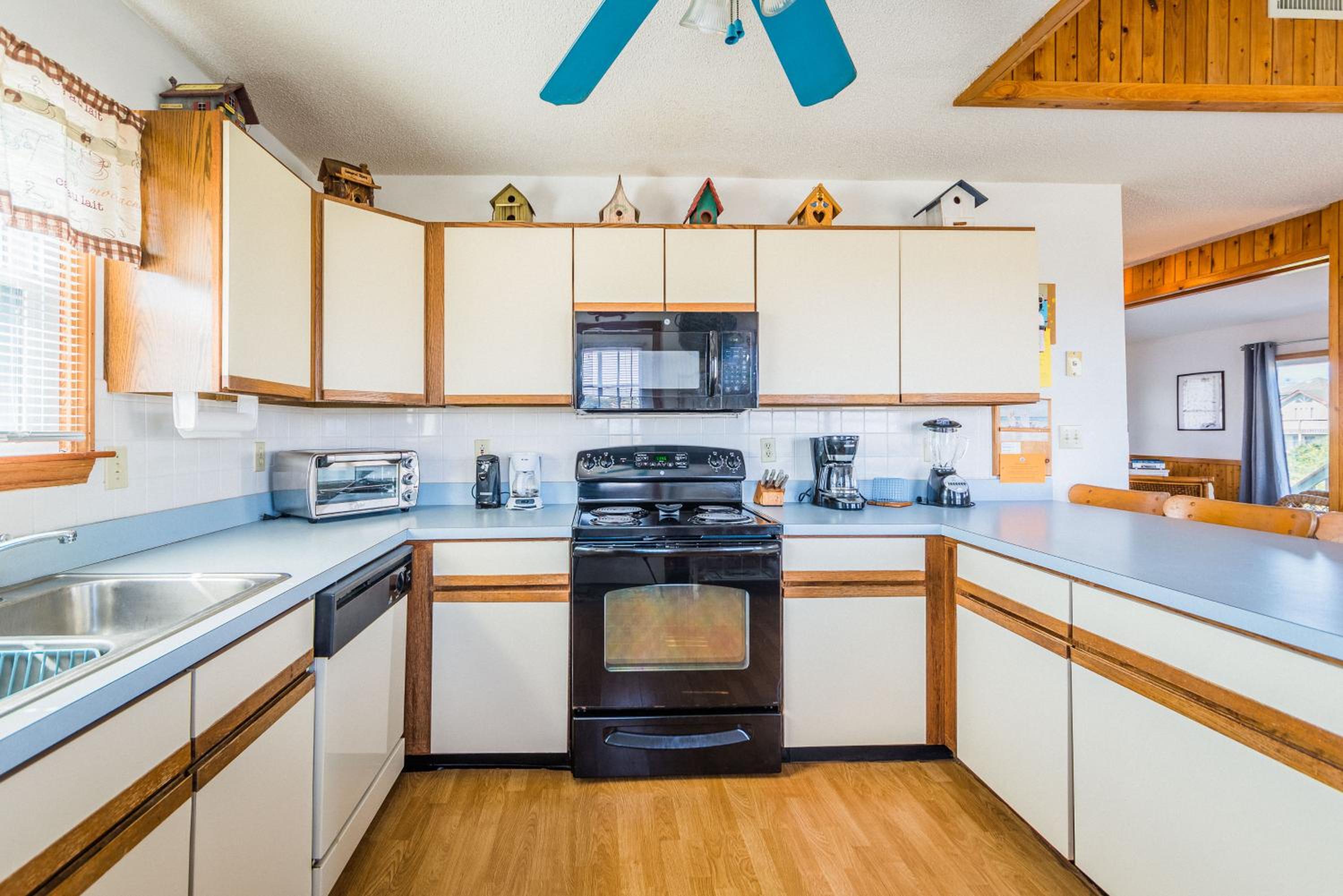 Adam's View - Corolla, Ocean Sands, 15 Yards to Beach, Ocean View, Community Pool, Tennis
