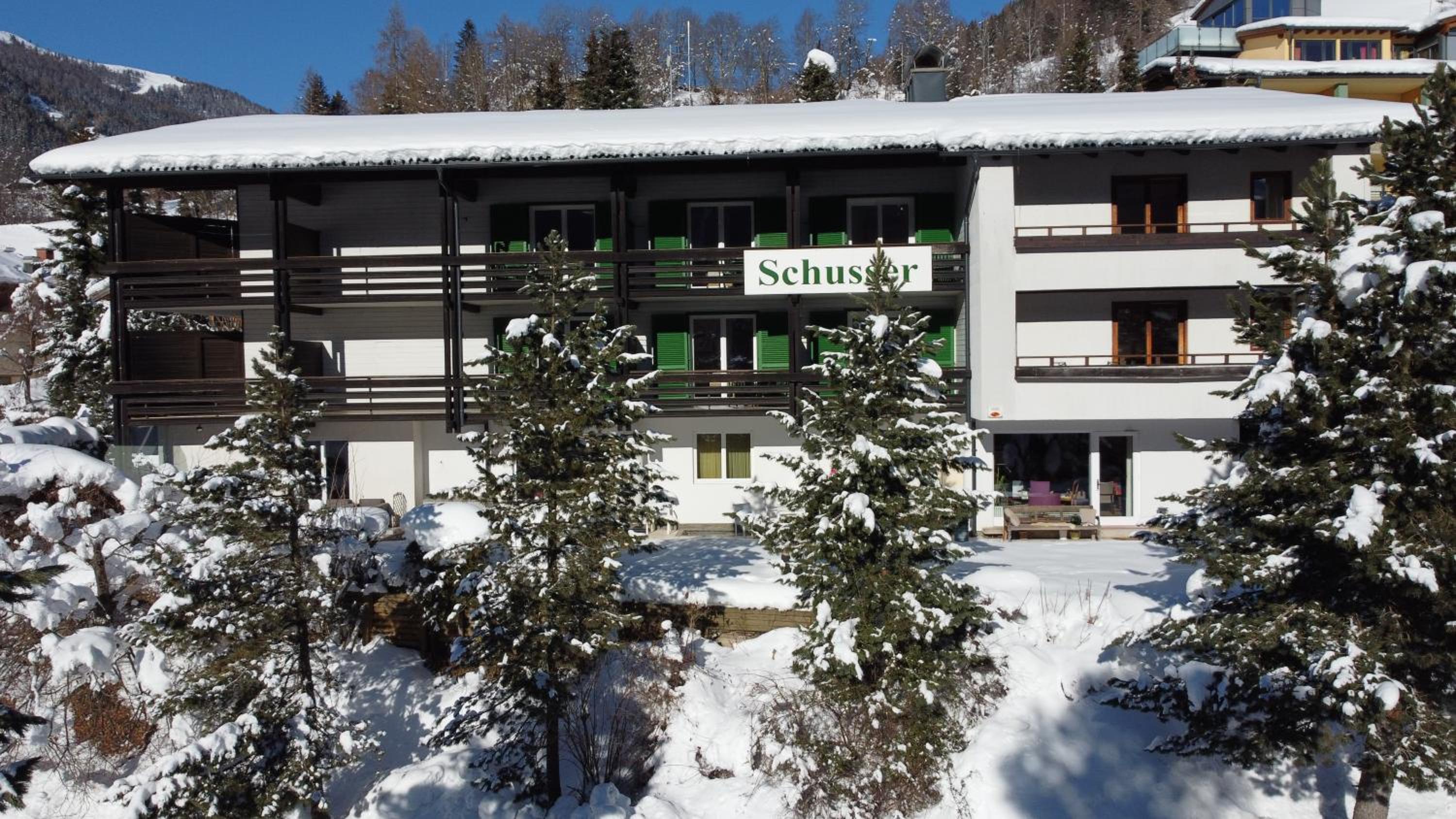 Gästehaus Schusser an der Therme, Frühstück, Doppelzimmer und Ferienwohnung