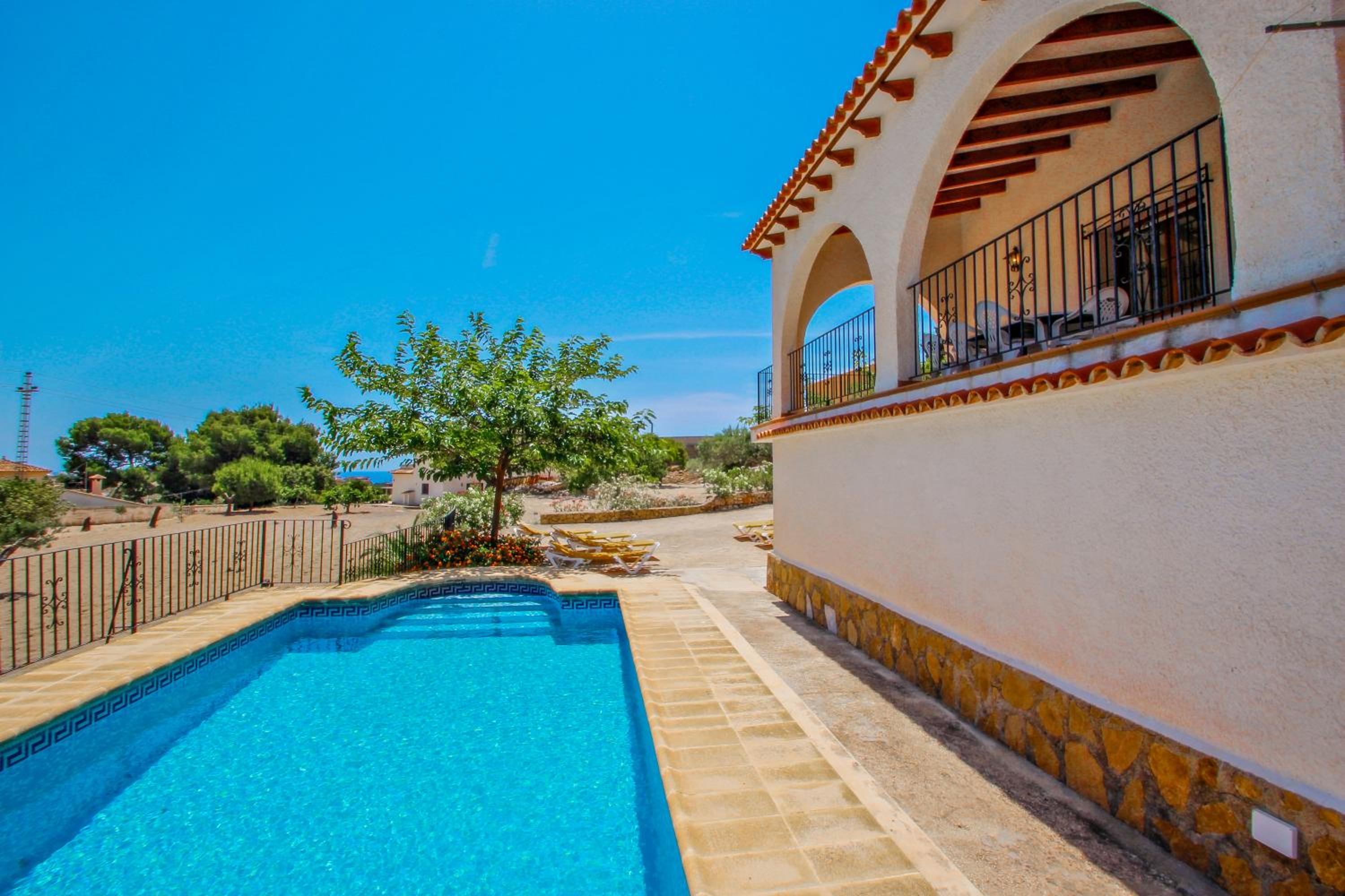 Laura-28A - traditionally furnished detached villa with peaceful surroundings in Calpe view 5