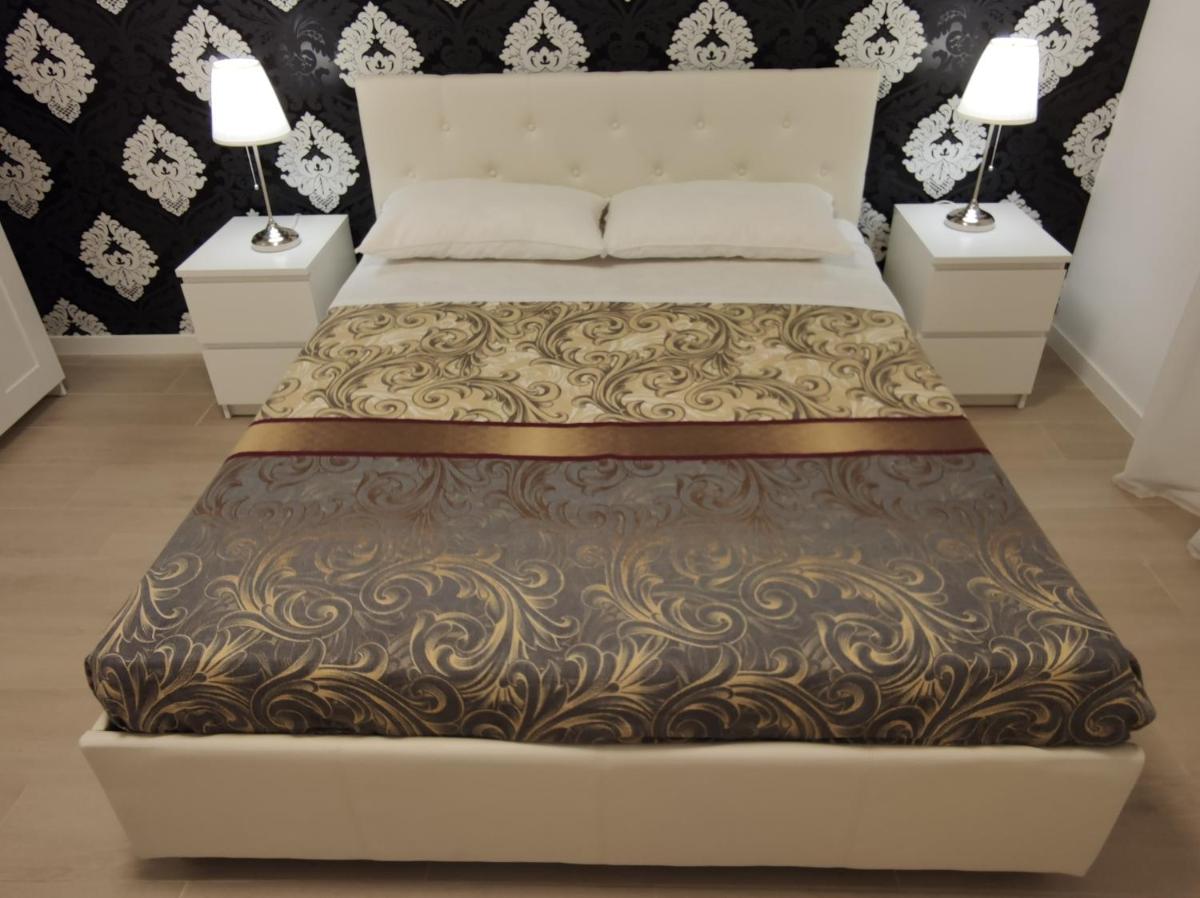 SAMI Rooms - Teatro a 400 mt - Ortigia a 1500 mt - Prenotazioni solo con B00KING - Reservation only with B00KING -