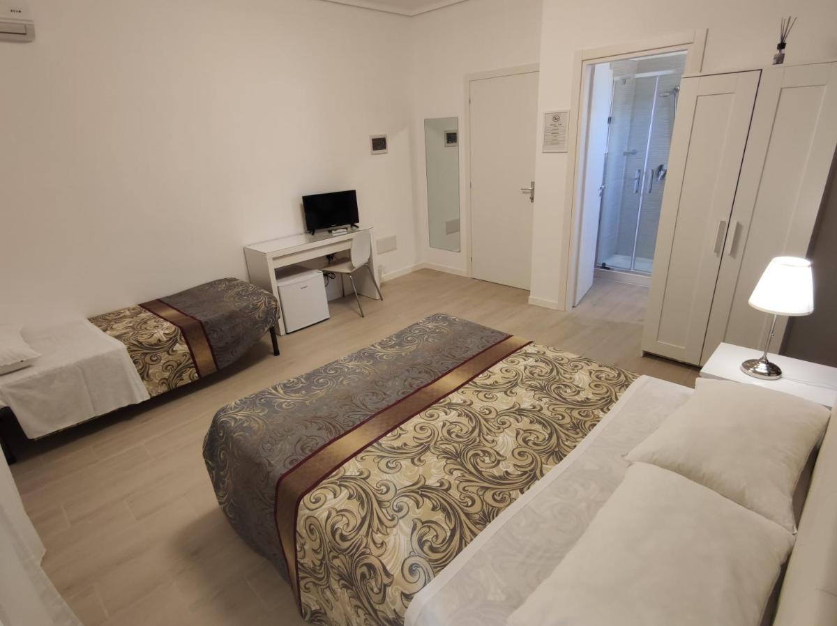 SAMI Rooms - Teatro a 400 mt - Ortigia a 1500 mt - Prenotazioni solo con B00KING - Reservation only with B00KING -