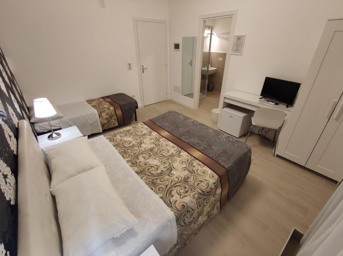 SAMI Rooms - Teatro a 400 mt - Ortigia a 1500 mt - Prenotazioni solo con B00KING - Reservation only with B00KING -