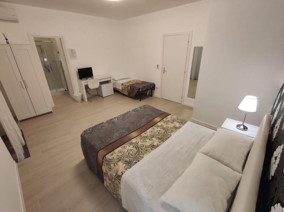 SAMI Rooms - Teatro a 400 mt - Ortigia a 1500 mt - Prenotazioni solo con B00KING - Reservation only with B00KING -