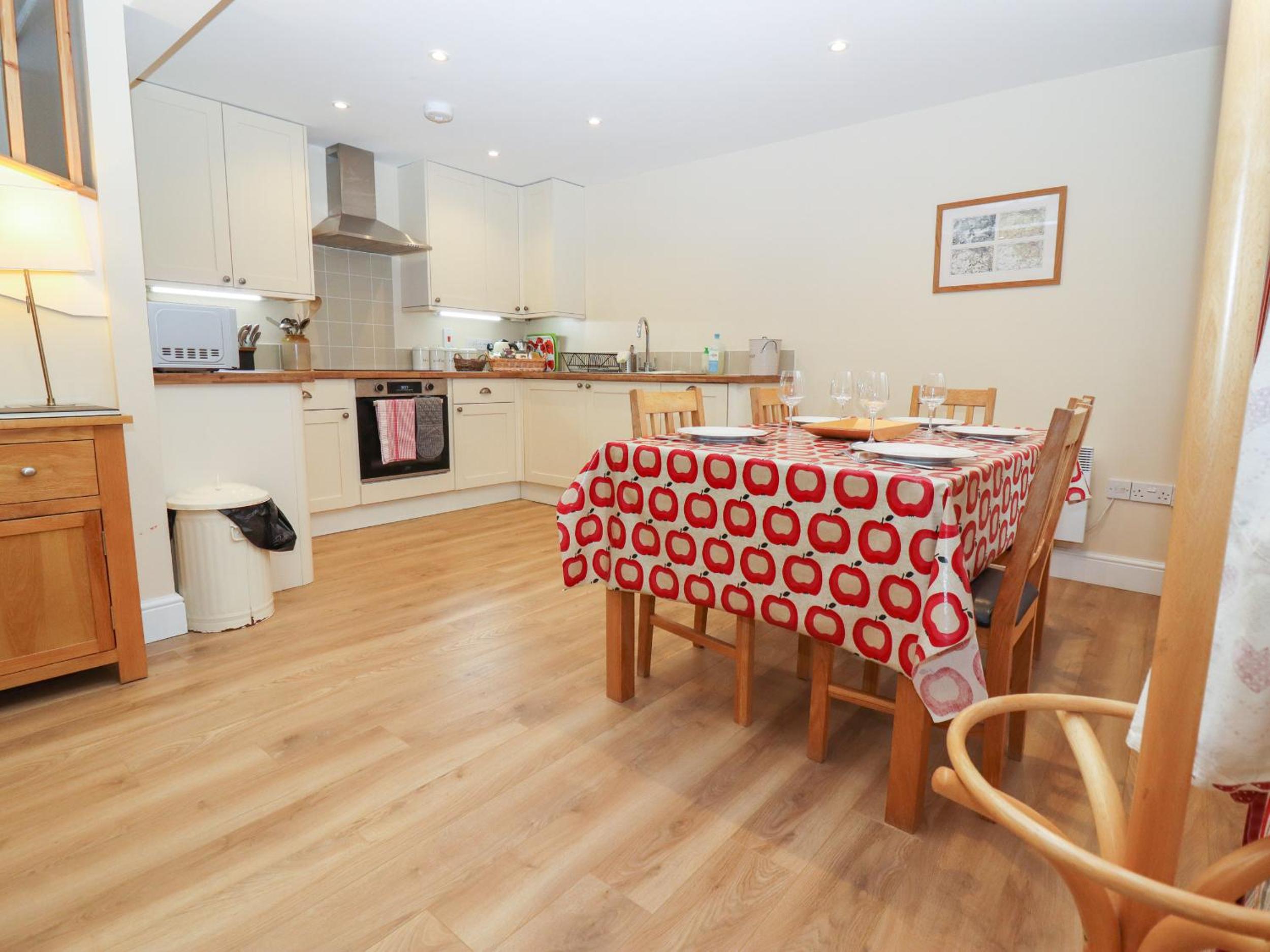 The Cottage At Barrow Mead view 5