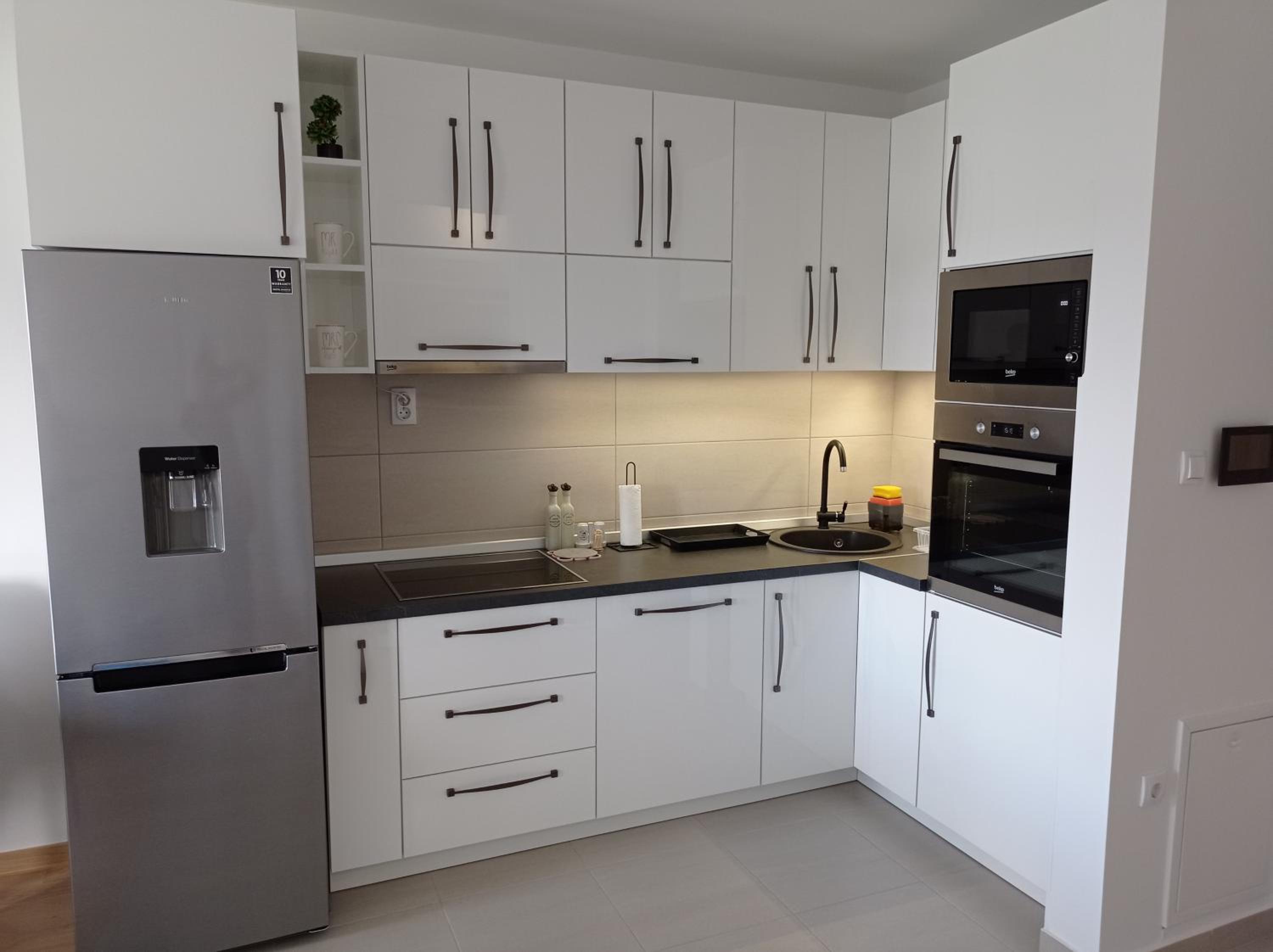 Apartment M & N