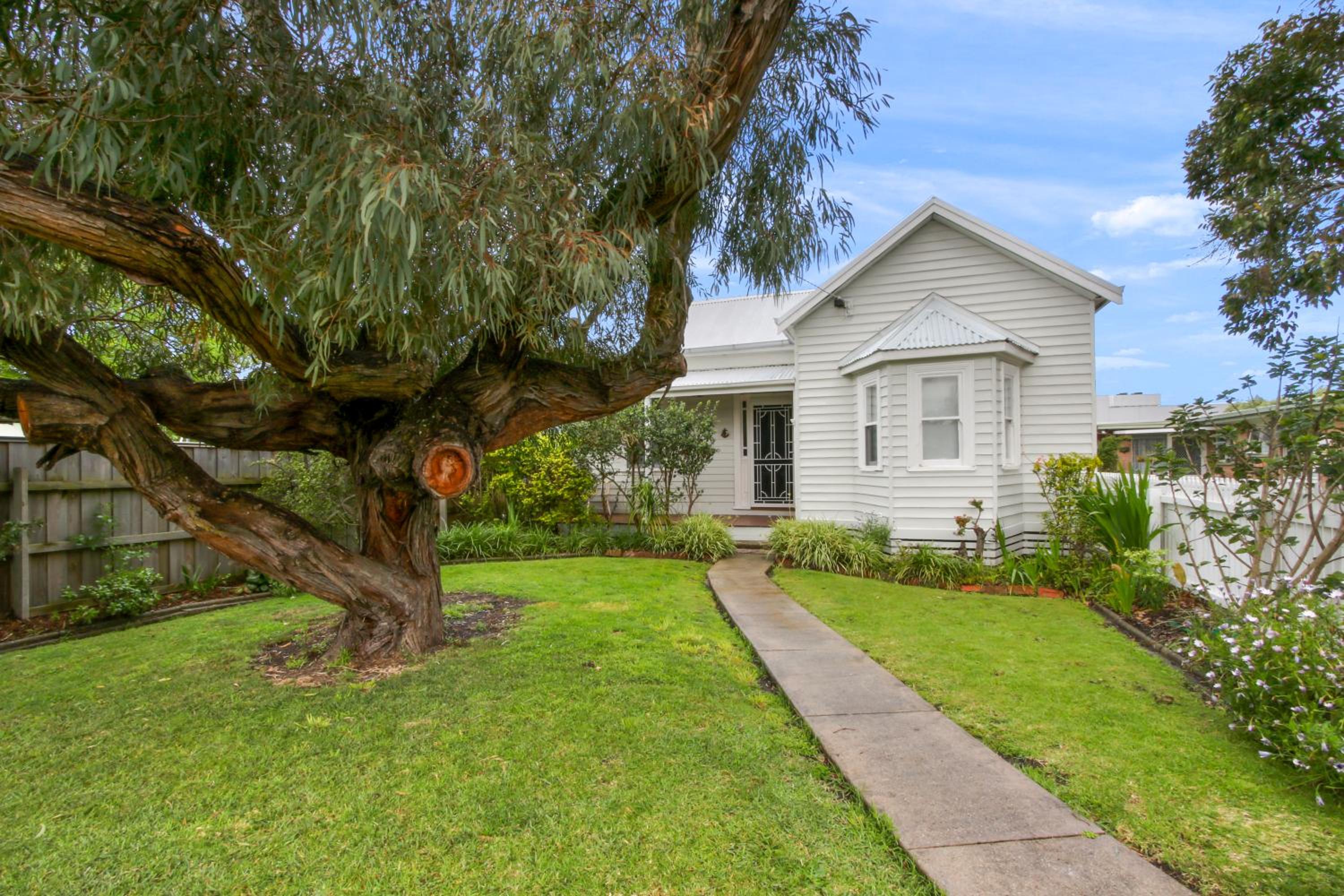 26 Church - Charming Cottage in Lakes Entrance