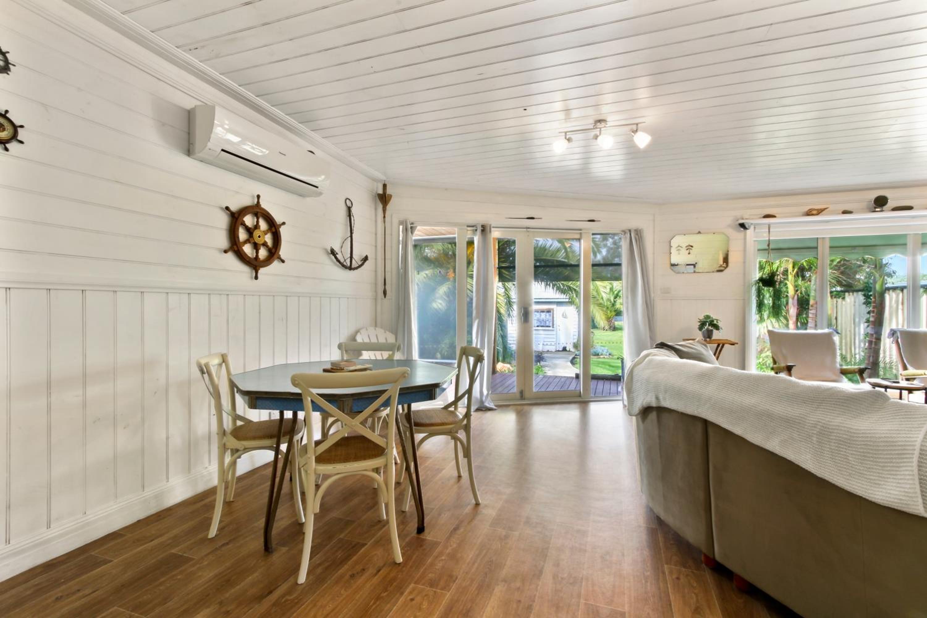 26 Church - Charming Cottage in Lakes Entrance