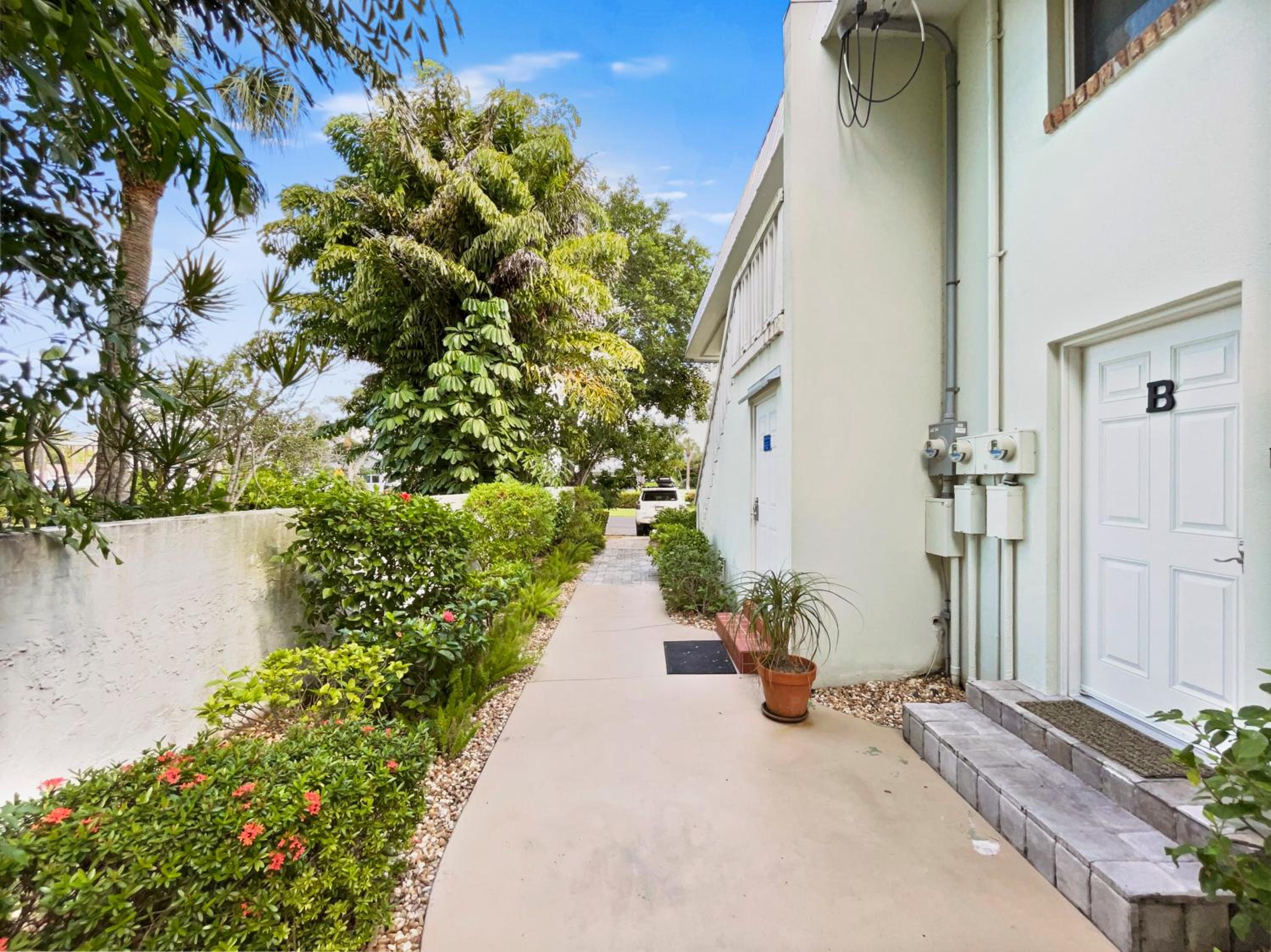 Walk to Beach, Updated Condo, Private Patio and Grill view 3