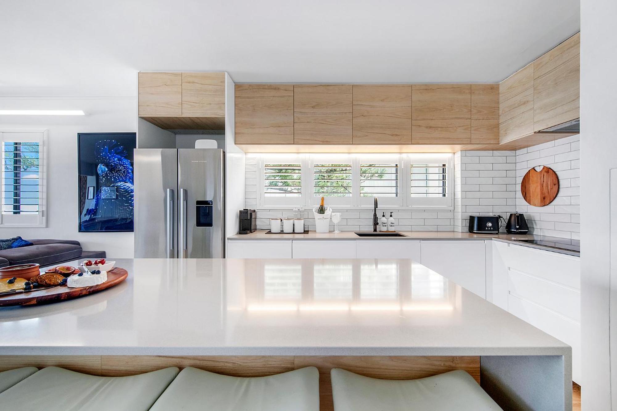 Absolutly Beachfront Surfers Paradise, Pure Shores! view 5