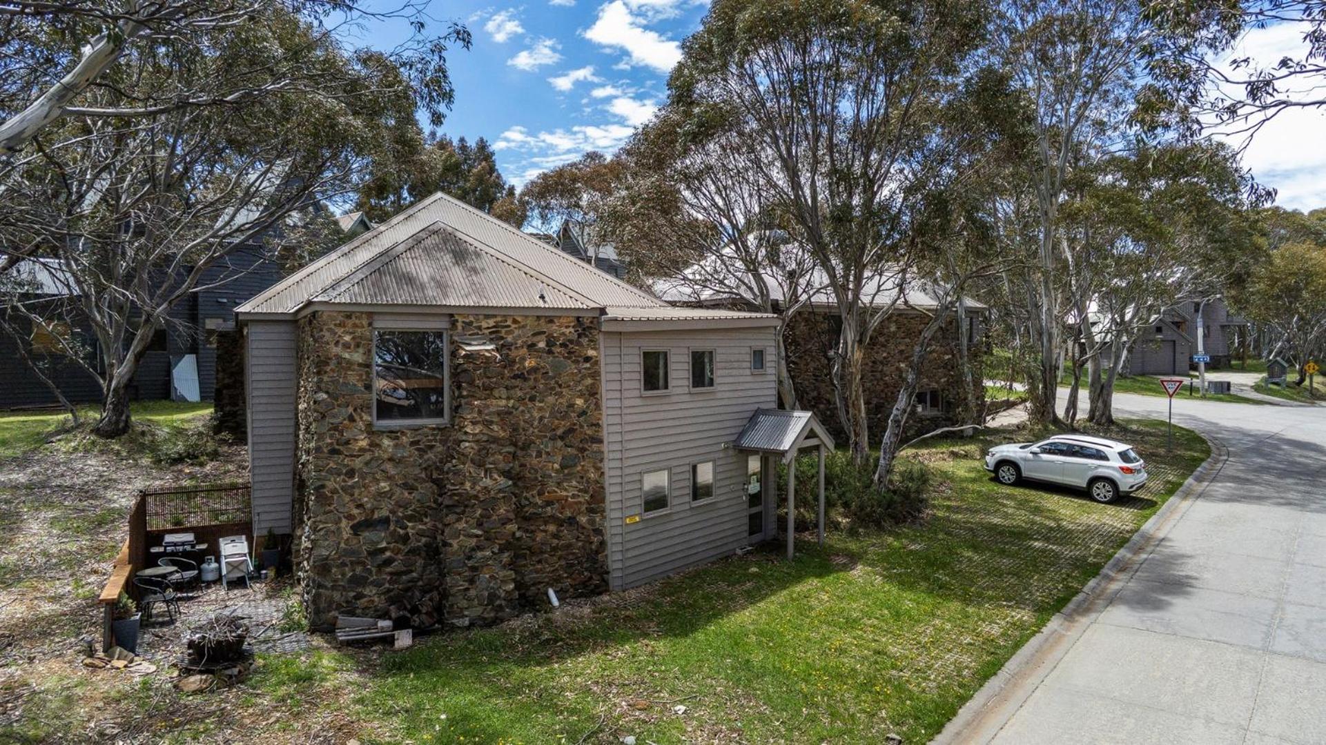 Currawong Lodge