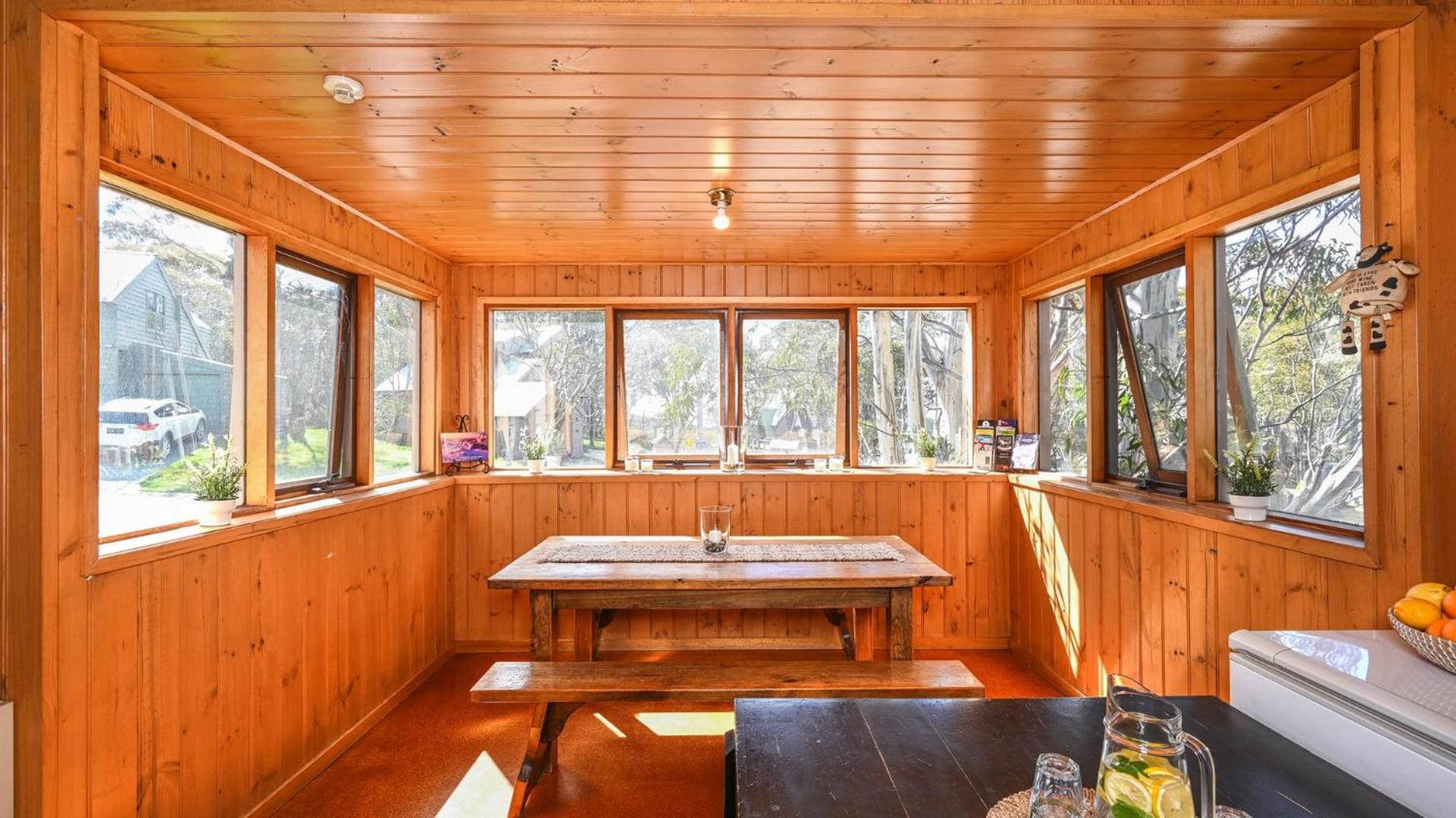 Currawong Lodge
