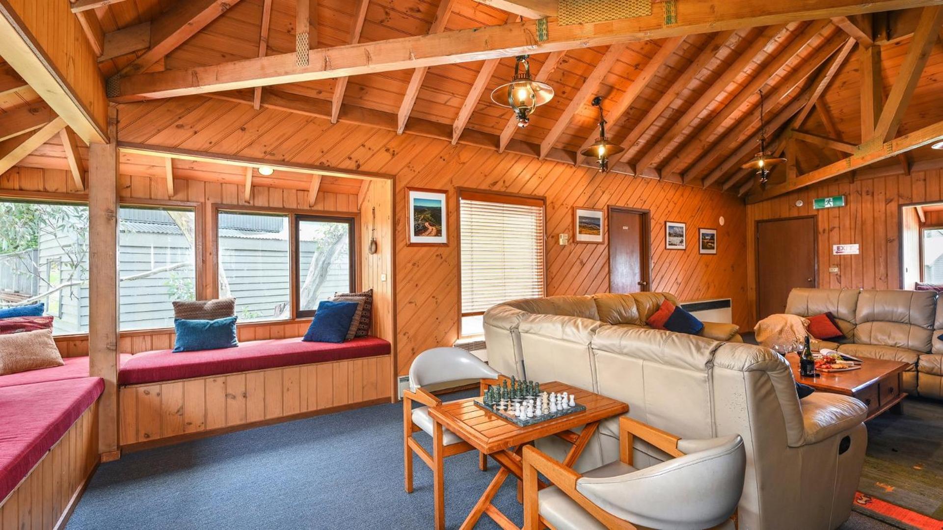Currawong Lodge