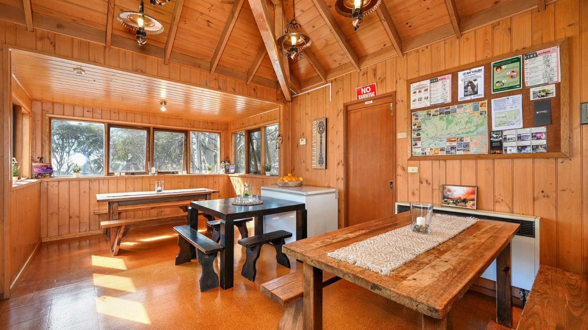Currawong Lodge