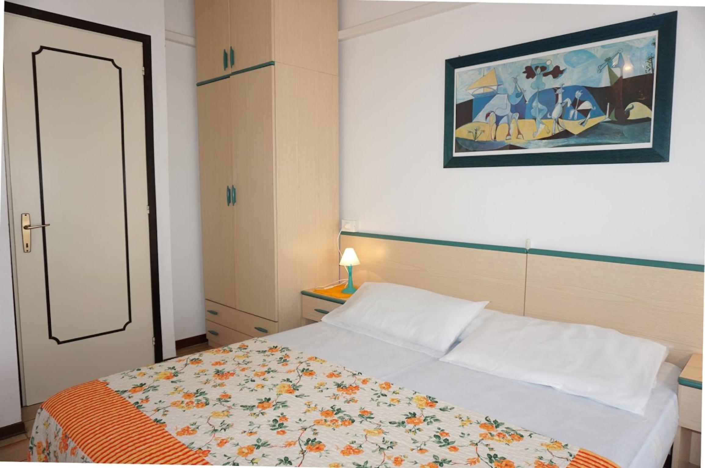 Flat with excellent location