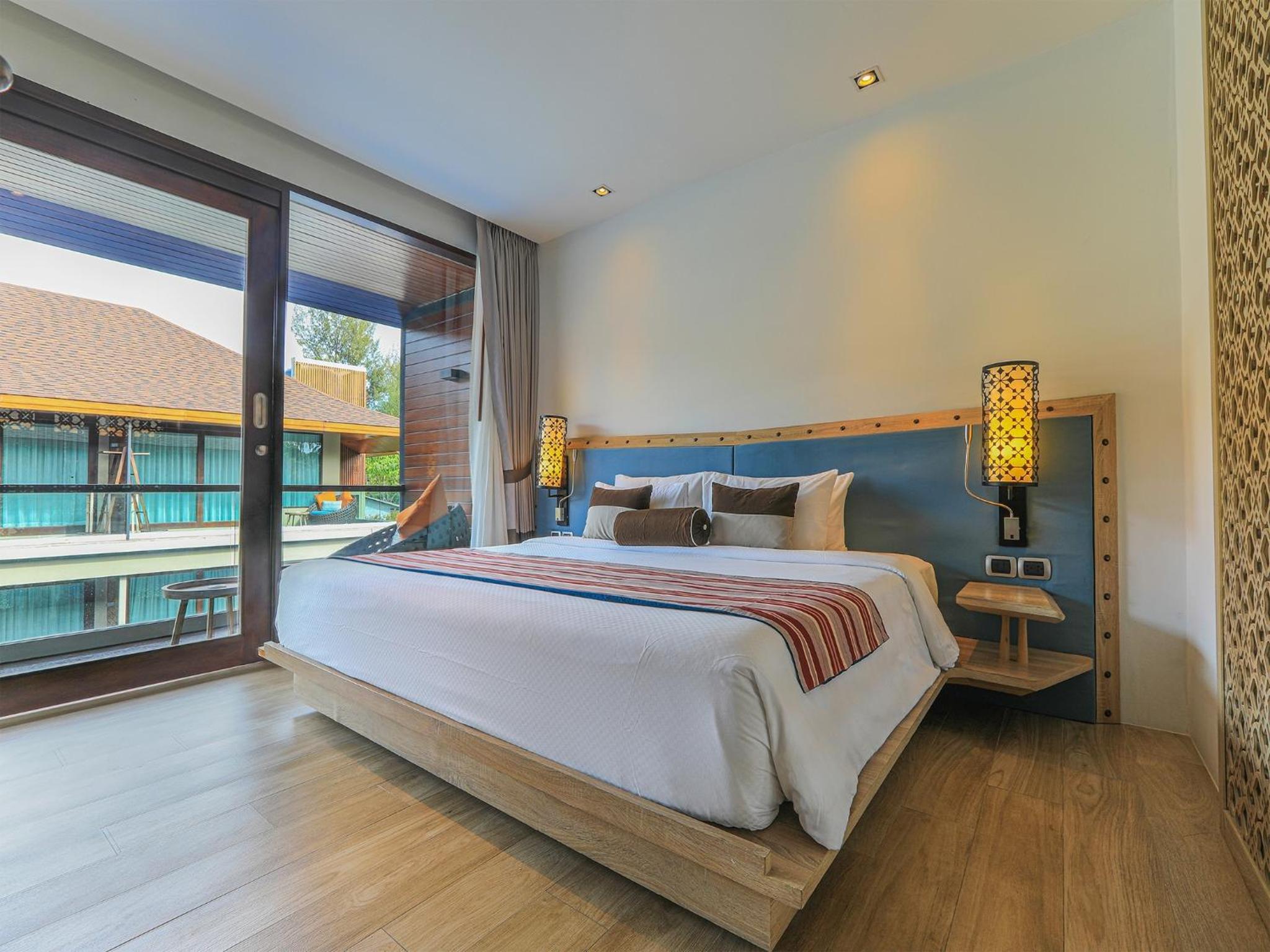 AKIRA Lipe Resort