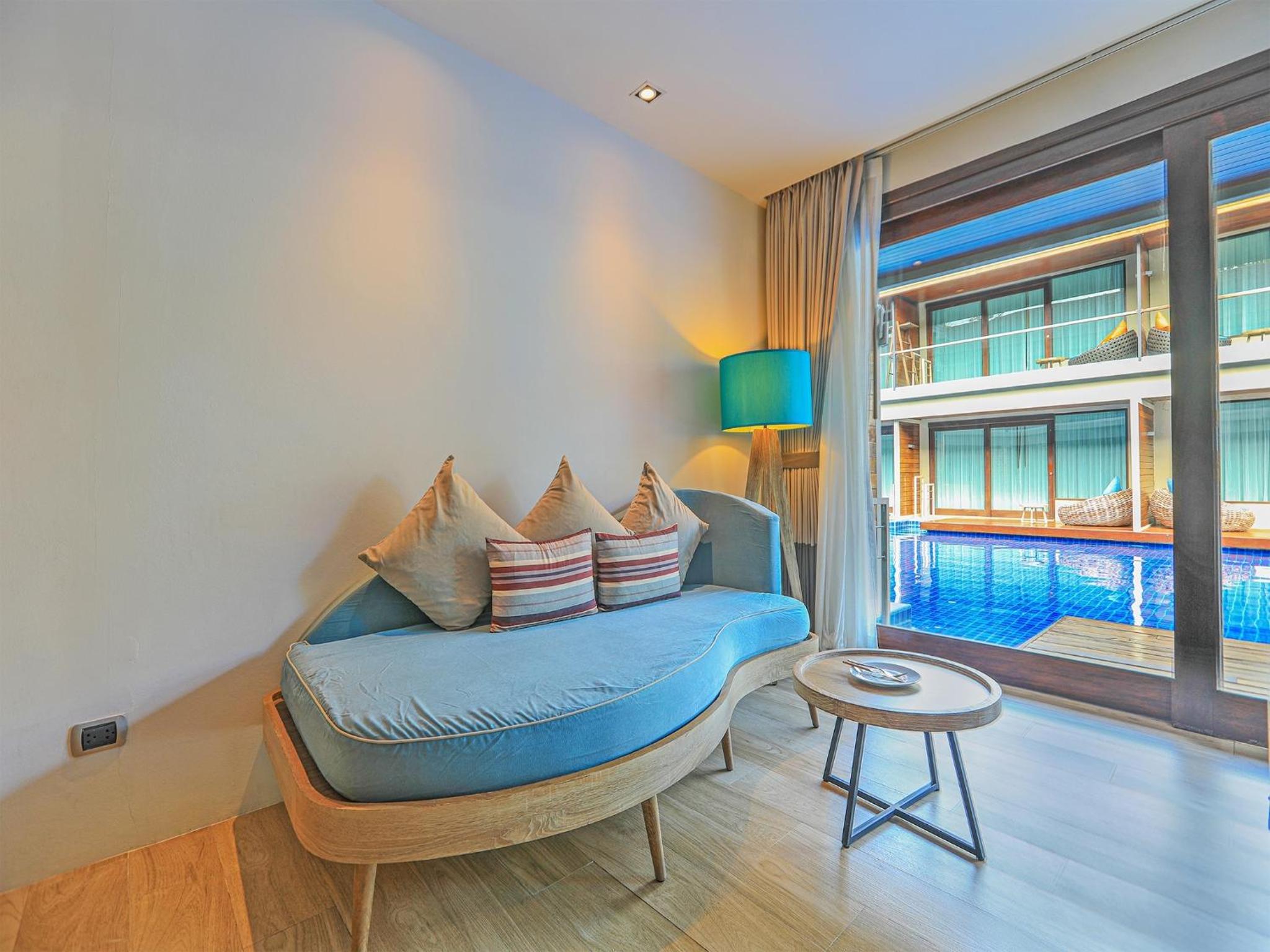 AKIRA Lipe Resort
