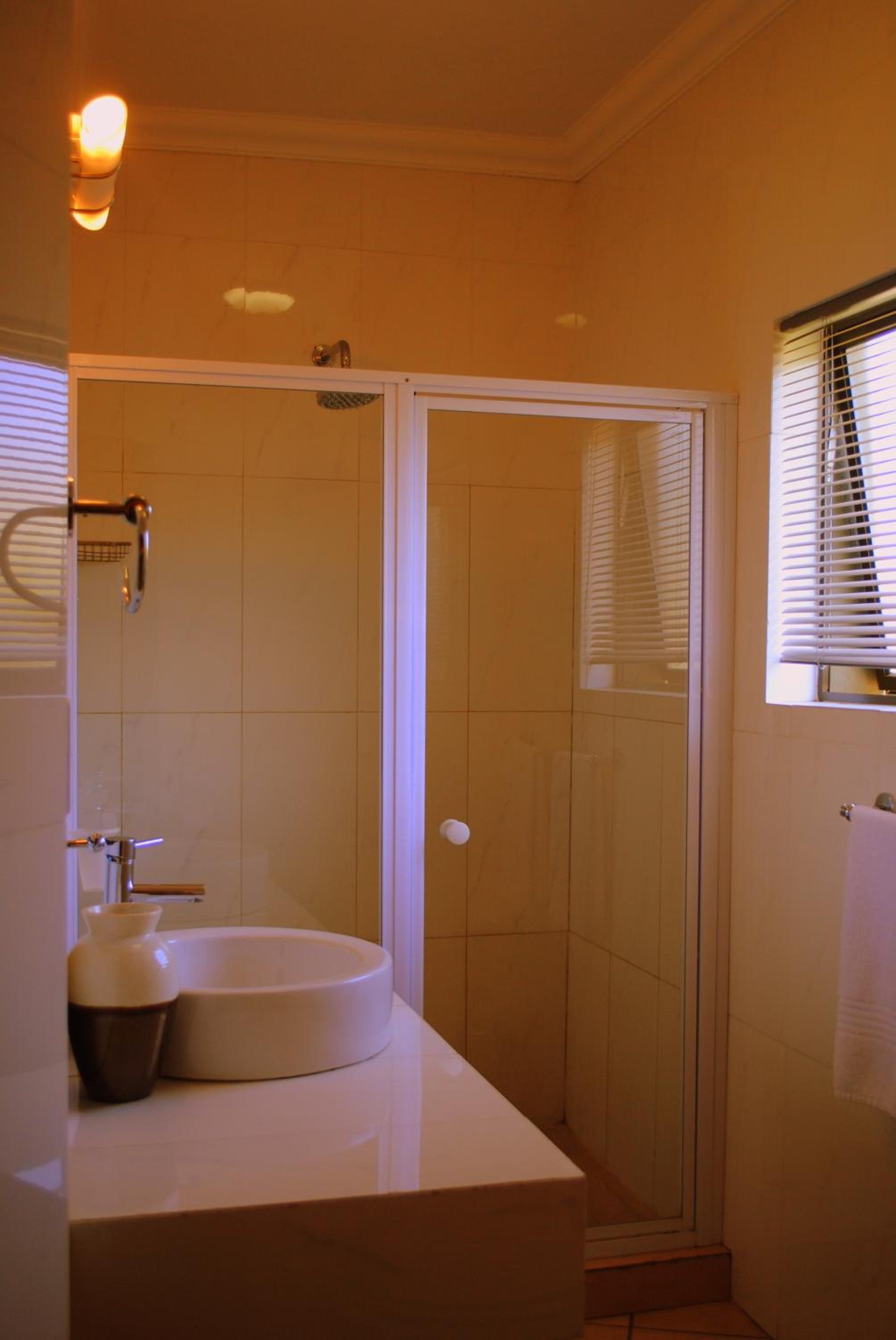 Palm Valley Inn And Day Spa