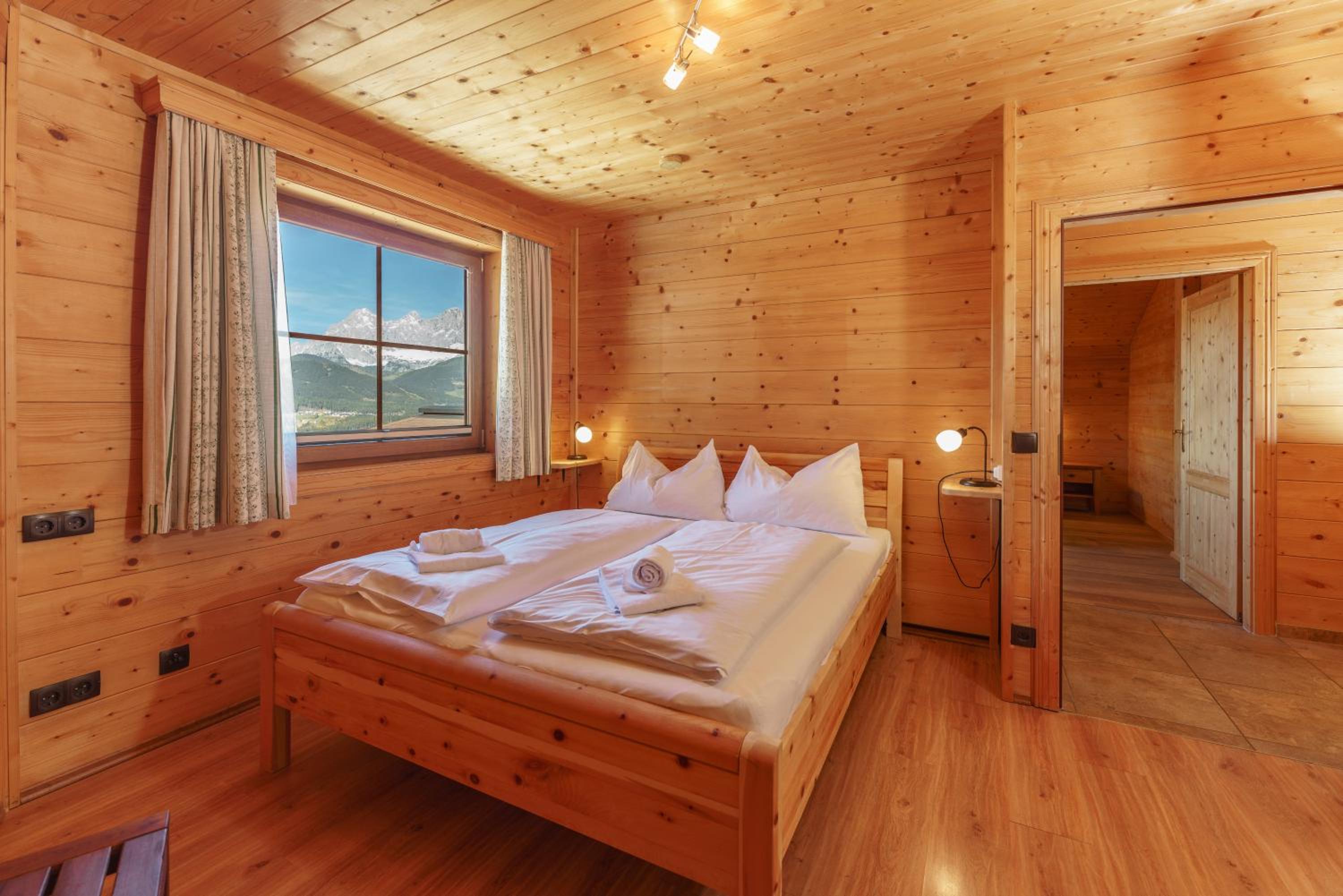 Ski In- Ski Out - Haus Stocker - direkt an der Skipiste by Schladmingurlaub