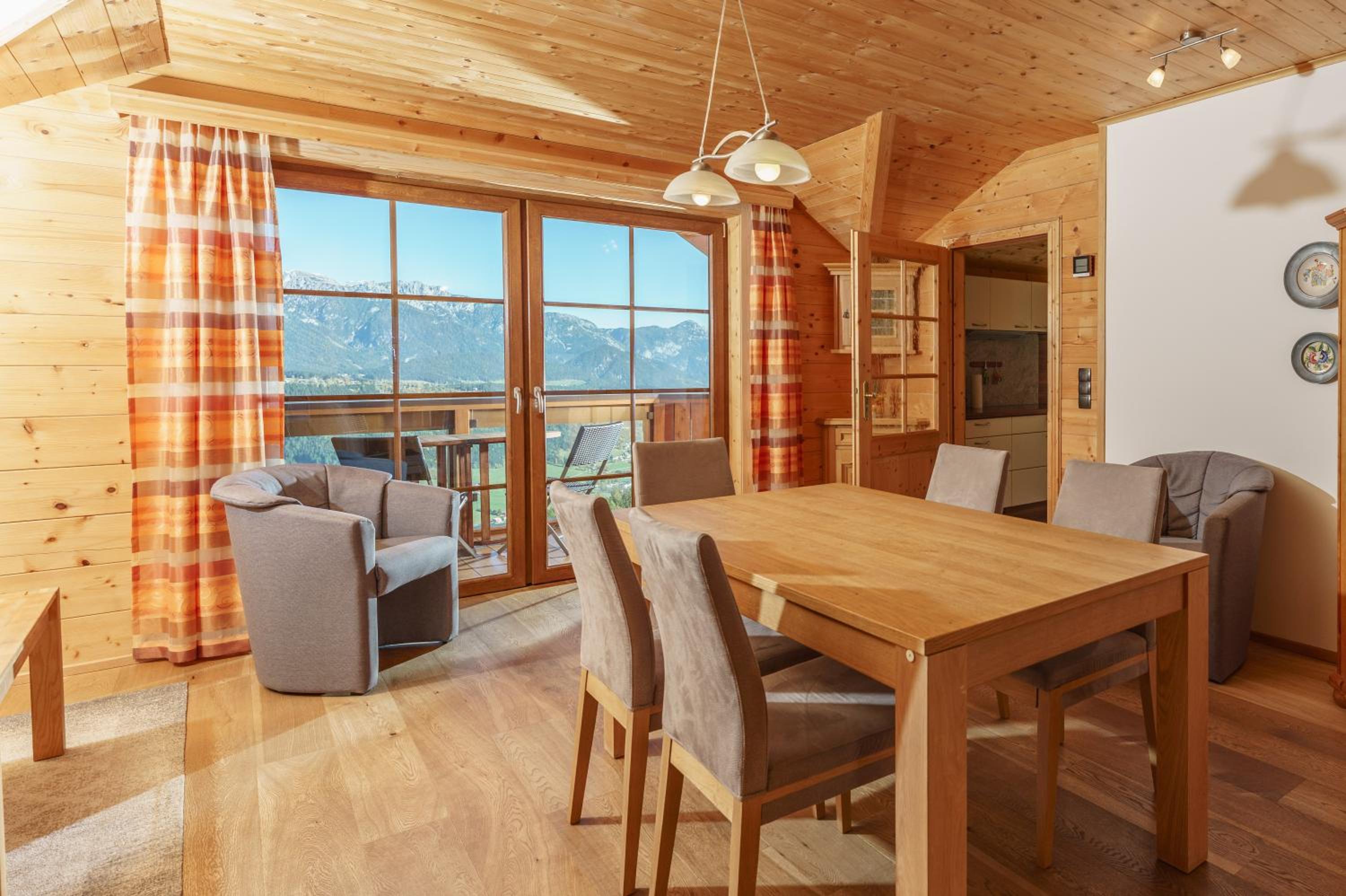 Ski In- Ski Out - Haus Stocker - direkt an der Skipiste by Schladmingurlaub