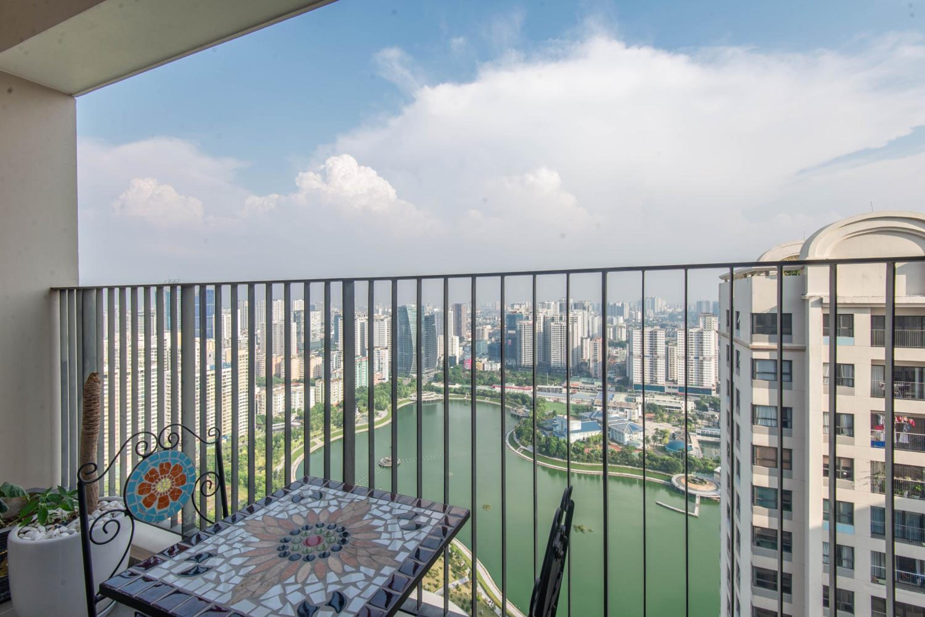 22Housing Vinhomes D'Capitale Hotel & Residence