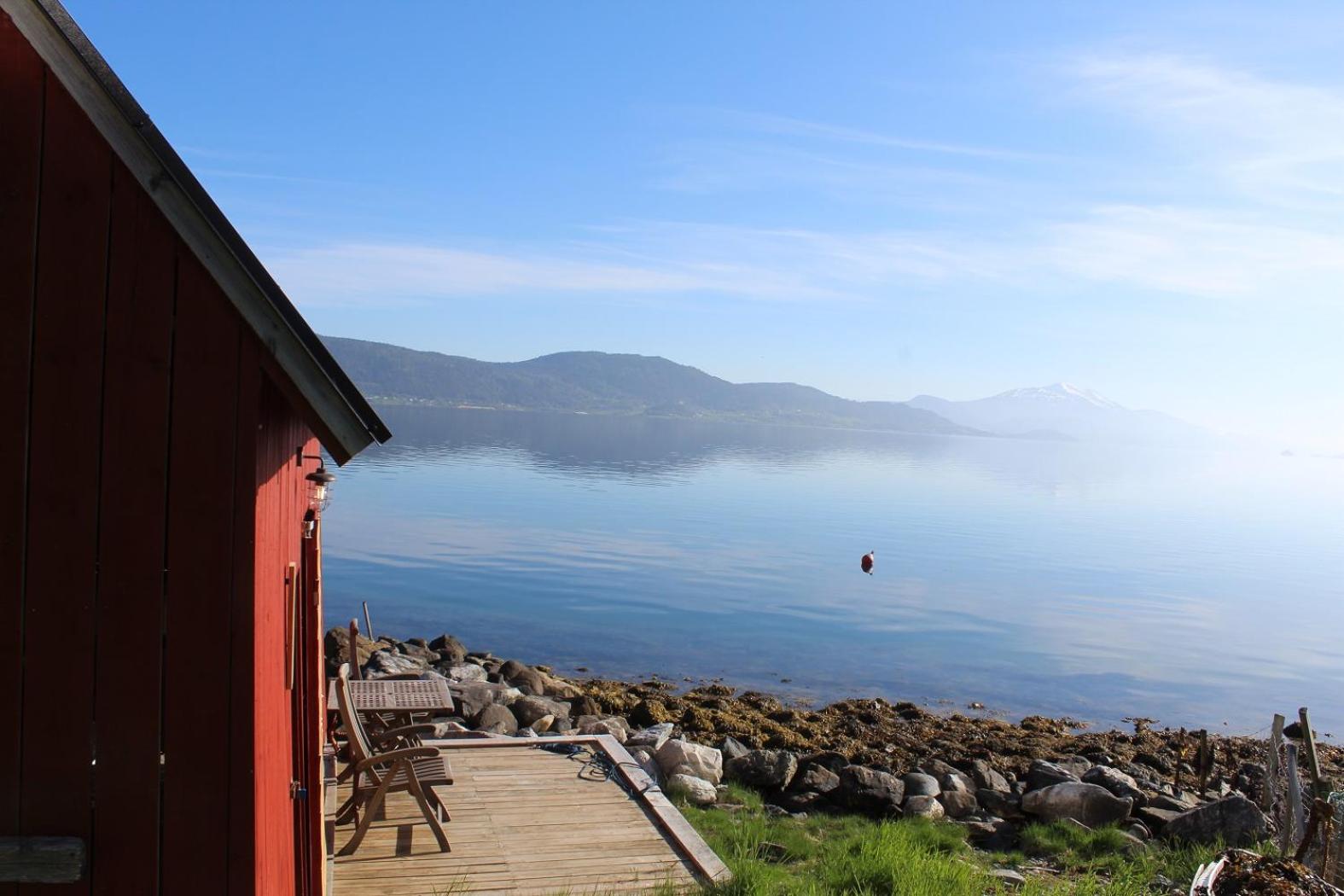 Hjelvikhytta - flott beliggenhet ved sjøen view 4