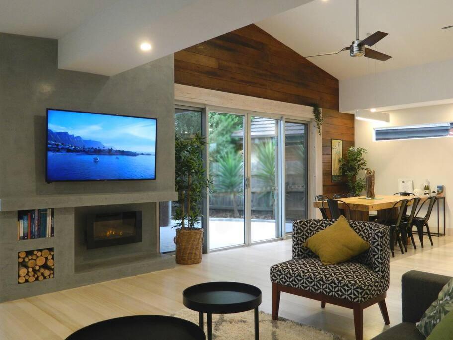 Beachside Rosebud Retreat with Wheelchair access