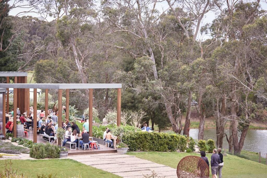 Beachside Rosebud Retreat with Wheelchair access