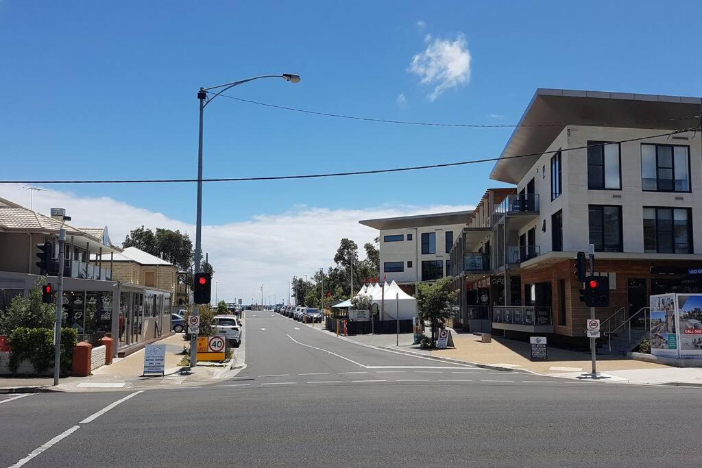 Beachside Rosebud Retreat with Wheelchair access