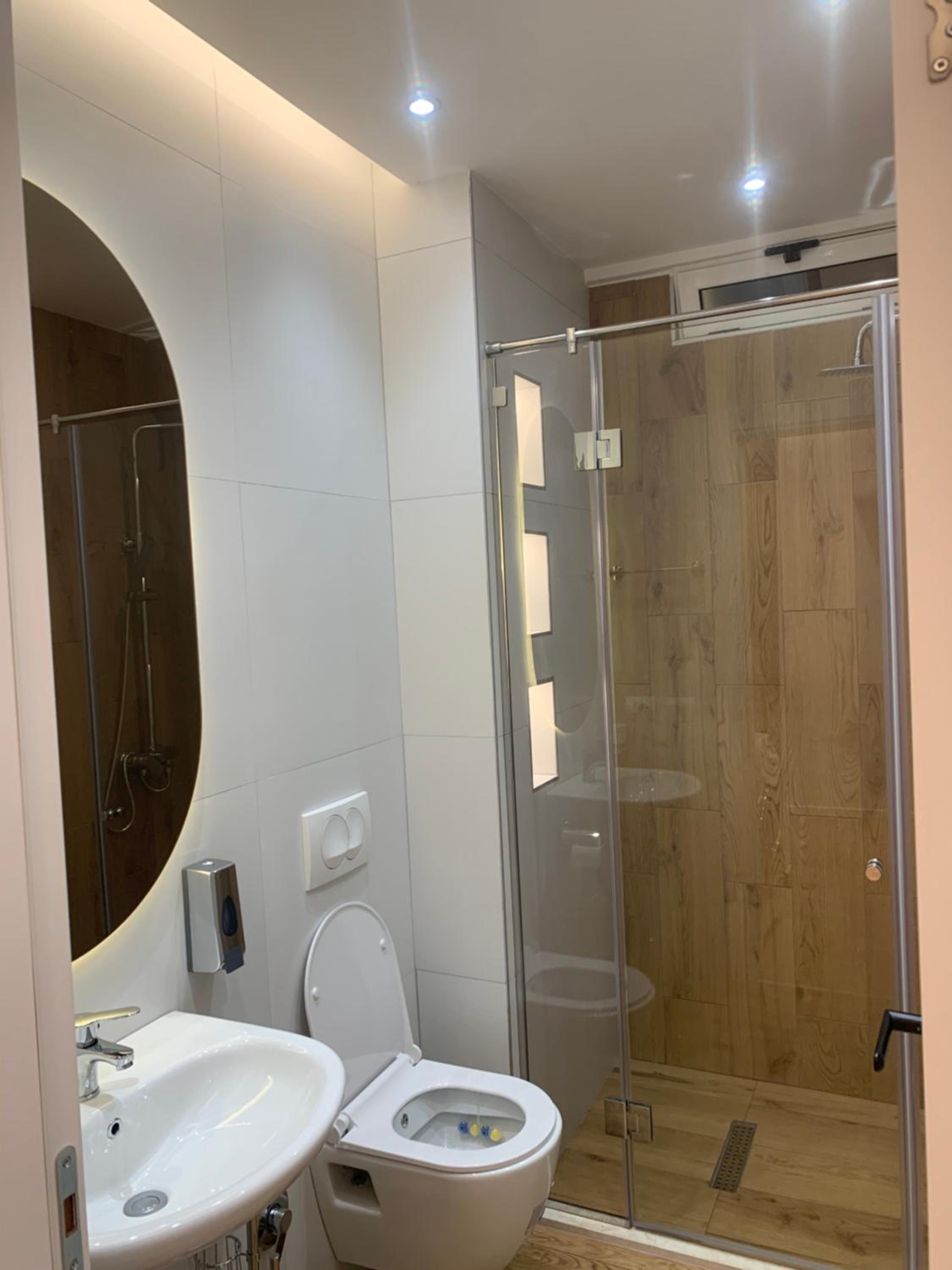 PIN Apartments - 3 Min to Skanderbeg - Free Parking