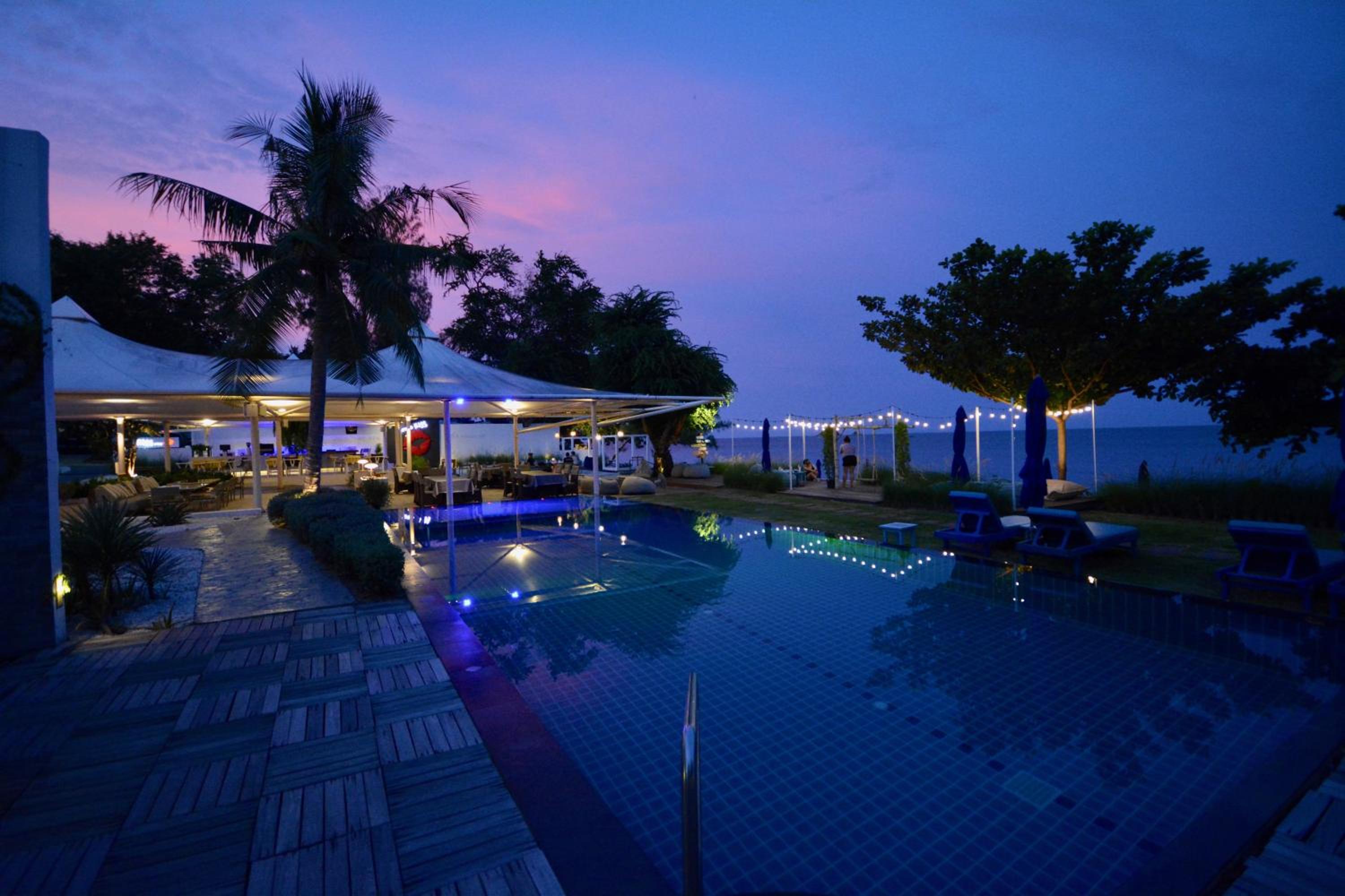 Sanae Beach Hua Hin