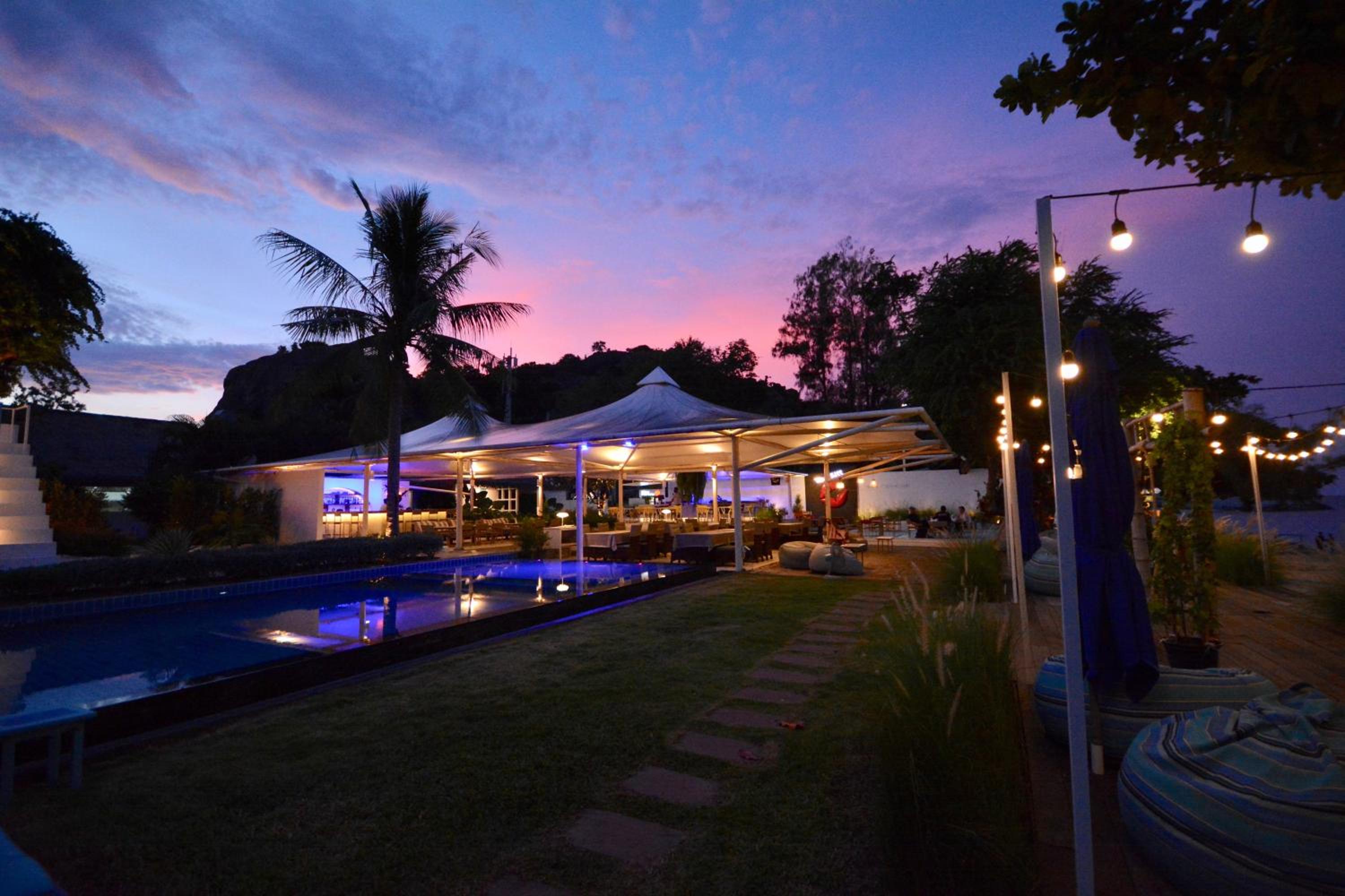 Sanae Beach Hua Hin