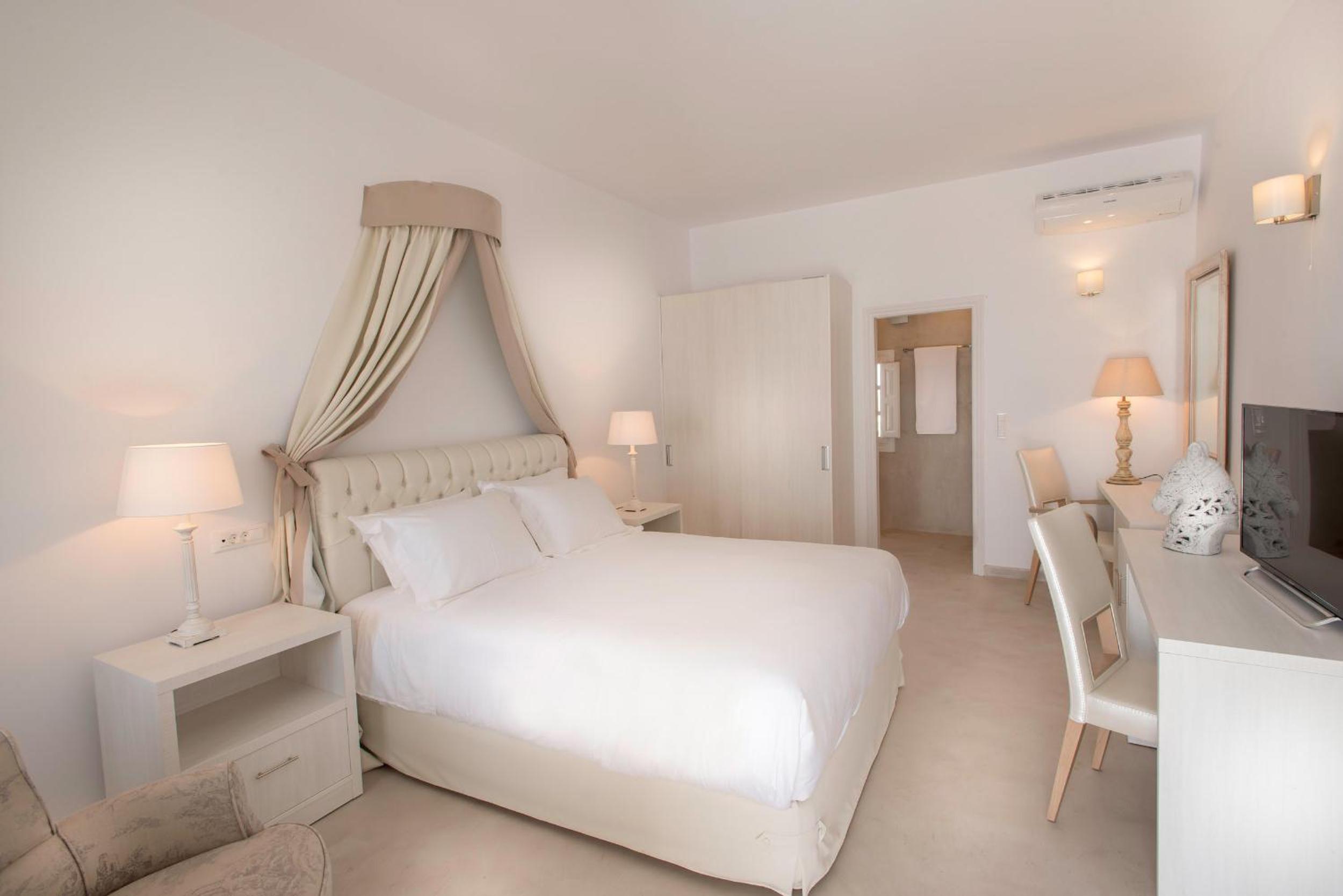 Santorini Secret Suites & Spa 48